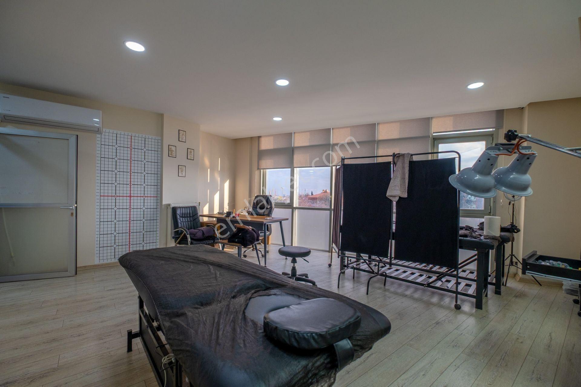 Dağıstan Gayrimenkulden E5 Üstü Plazada 180m2 Ofis - Görsel 8