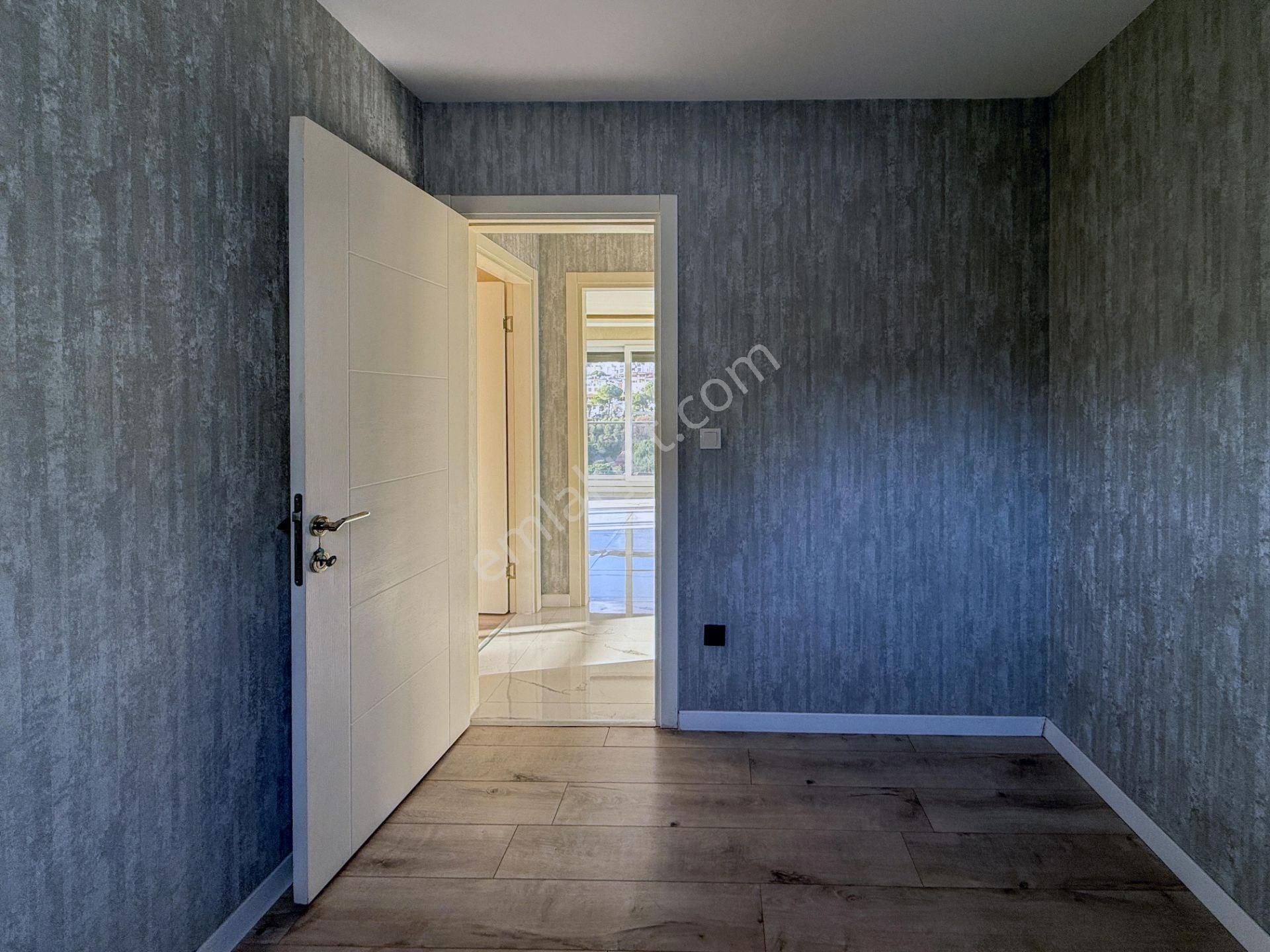 Akarca'da Havuzlu Sitede Harika Manzaralı Satılık 2+1 Daire - Görsel 19