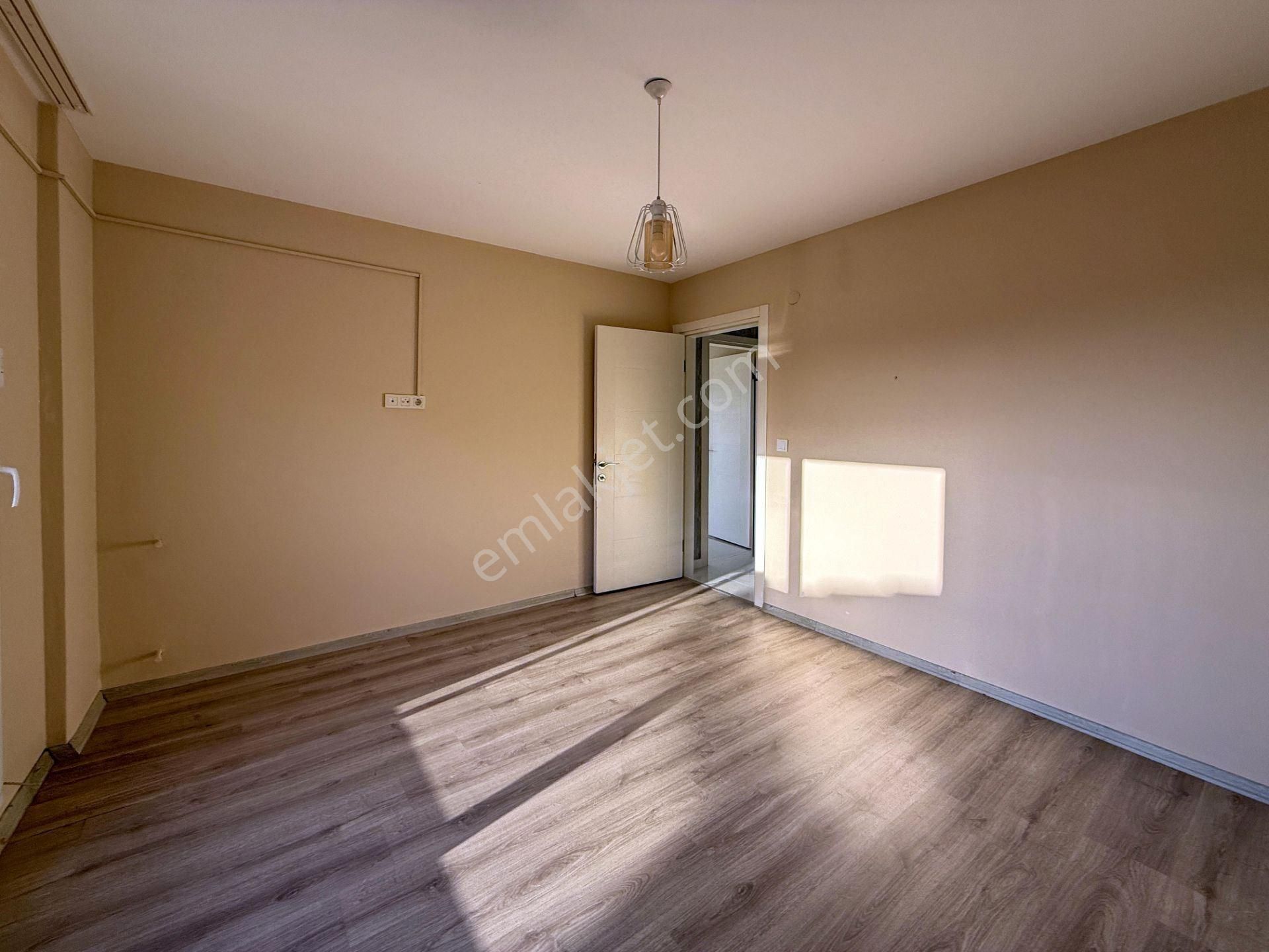 Akarca'da Havuzlu Sitede Harika Manzaralı Satılık 2+1 Daire - Görsel 26