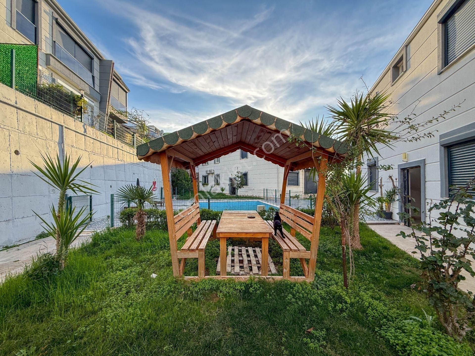 Akarca'da Havuzlu Sitede Harika Manzaralı Satılık 2+1 Daire - Görsel 31