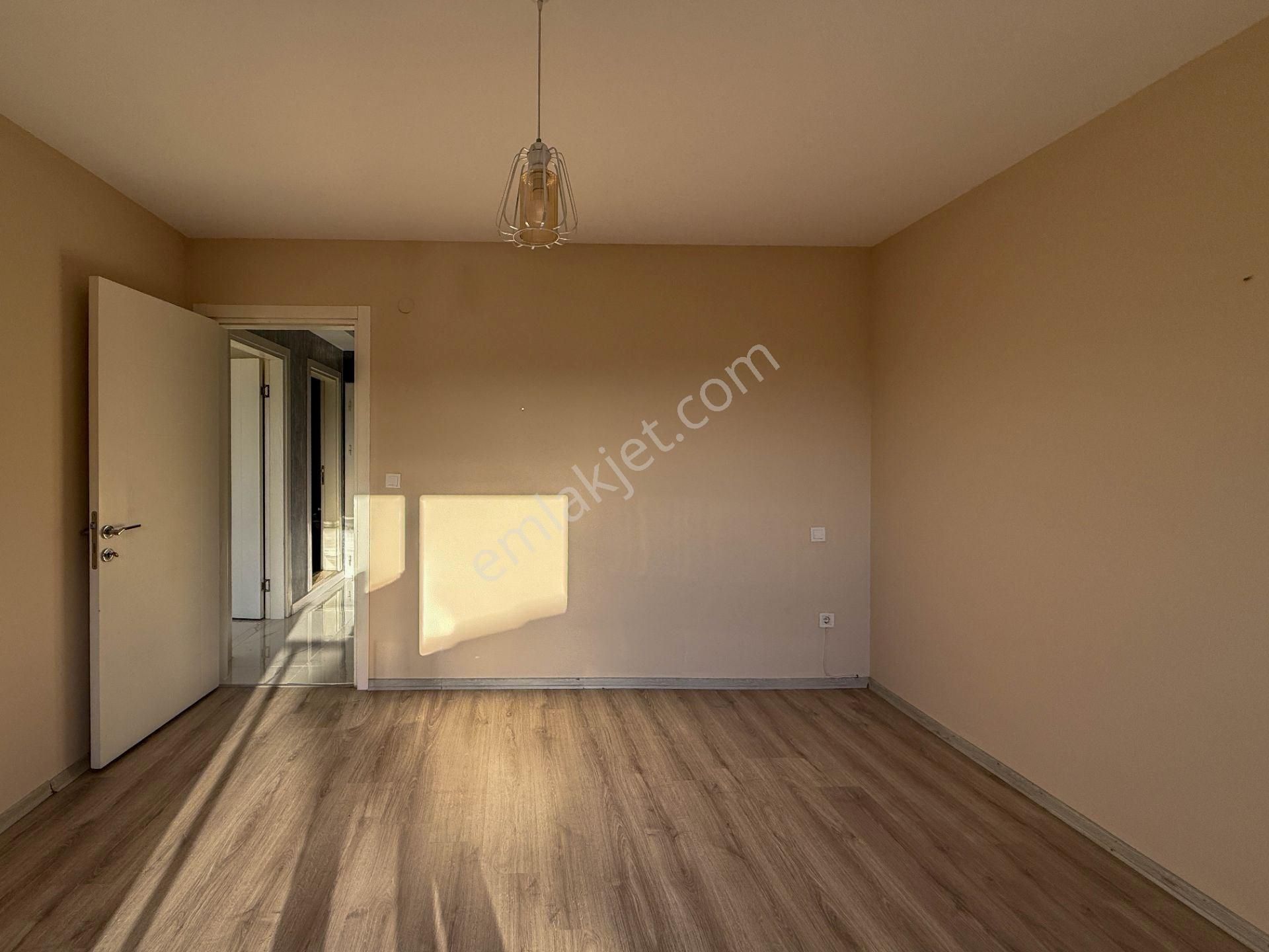 Akarca'da Havuzlu Sitede Harika Manzaralı Satılık 2+1 Daire - Görsel 27