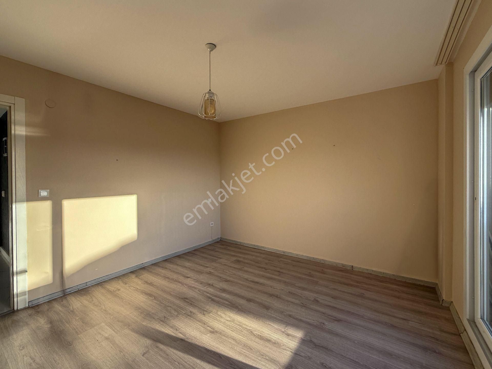 Akarca'da Havuzlu Sitede Harika Manzaralı Satılık 2+1 Daire - Görsel 28