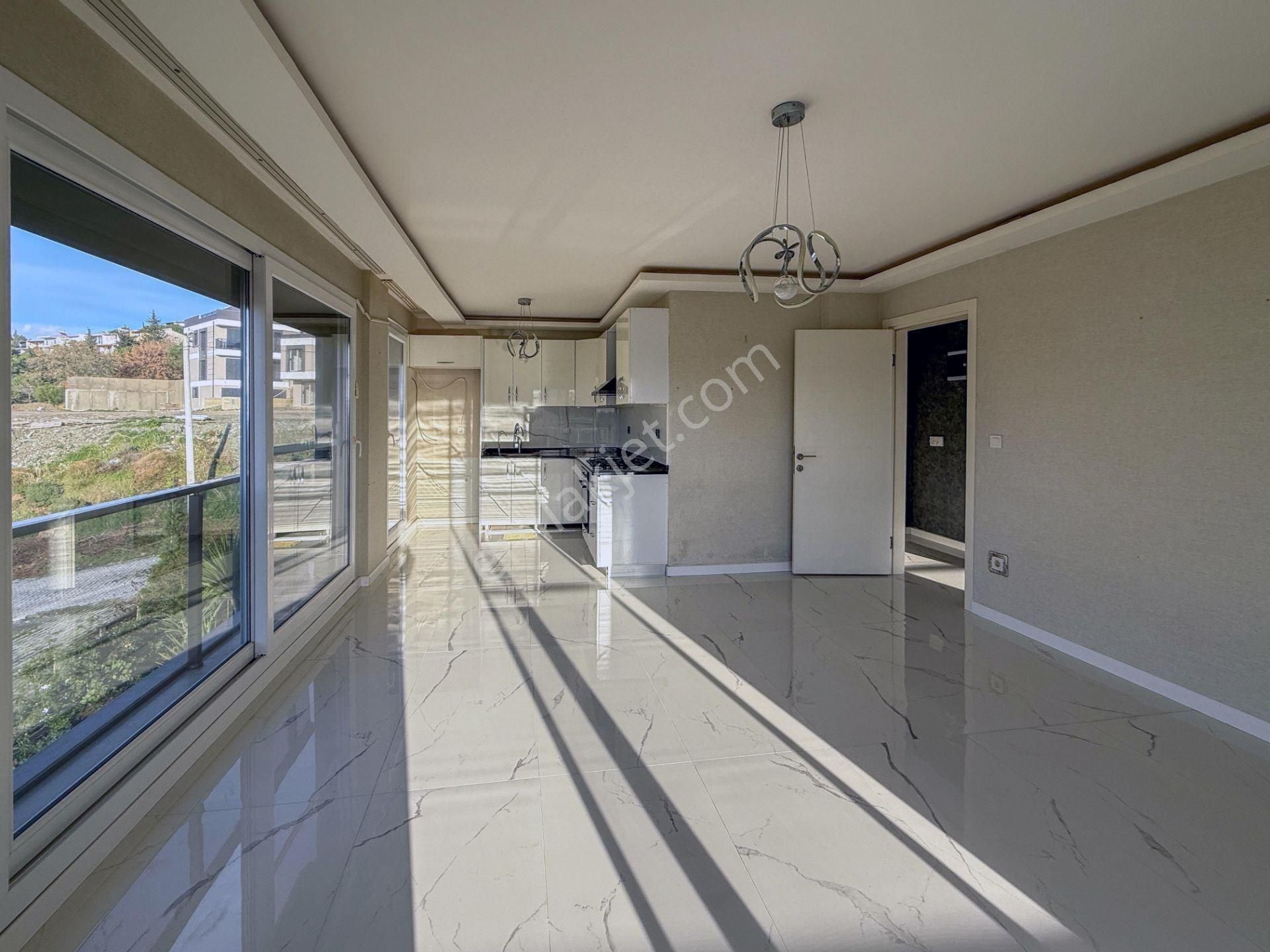 Akarca'da Havuzlu Sitede Harika Manzaralı Satılık 2+1 Daire - Görsel 8