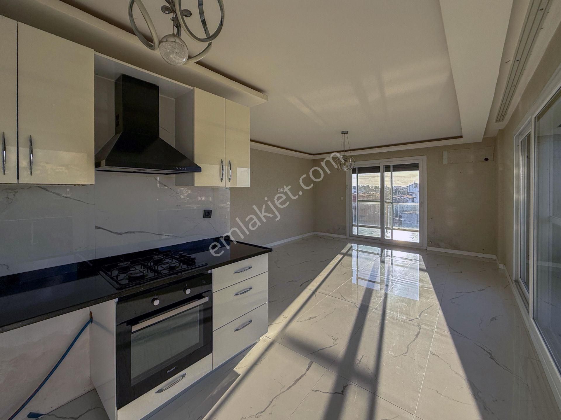 Akarca'da Havuzlu Sitede Harika Manzaralı Satılık 2+1 Daire - Görsel 9