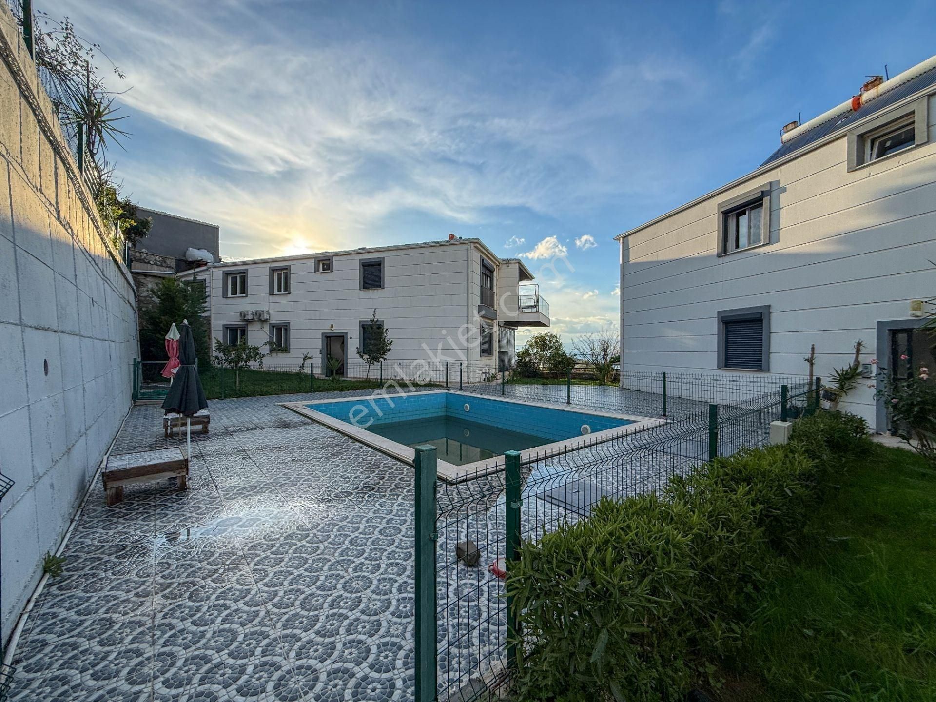 Akarca'da Havuzlu Sitede Harika Manzaralı Satılık 2+1 Daire - Görsel 32