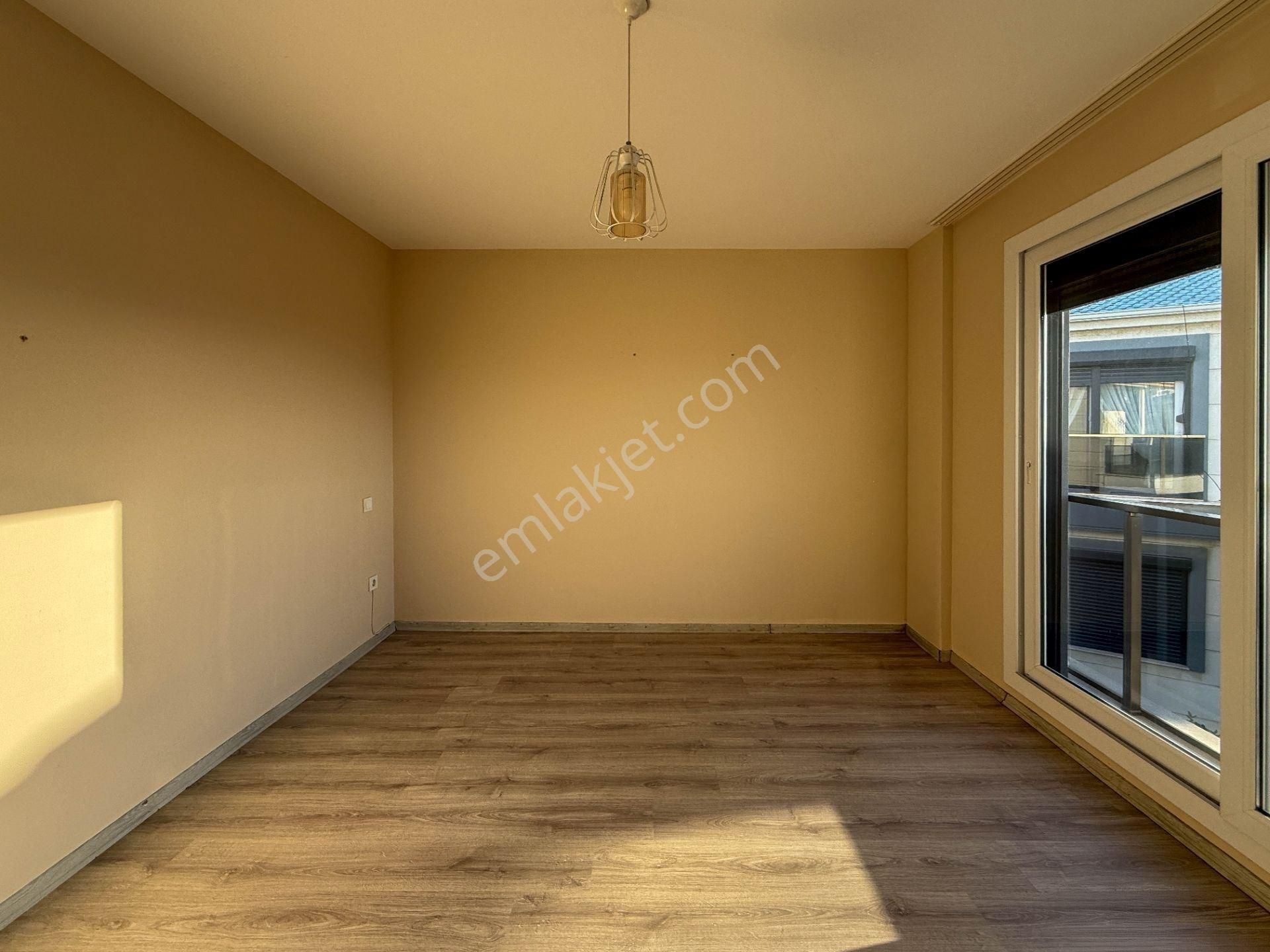 Akarca'da Havuzlu Sitede Harika Manzaralı Satılık 2+1 Daire - Görsel 29