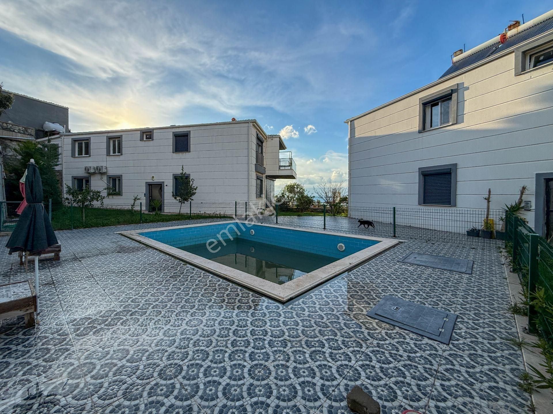 Akarca'da Havuzlu Sitede Harika Manzaralı Satılık 2+1 Daire - Görsel 33