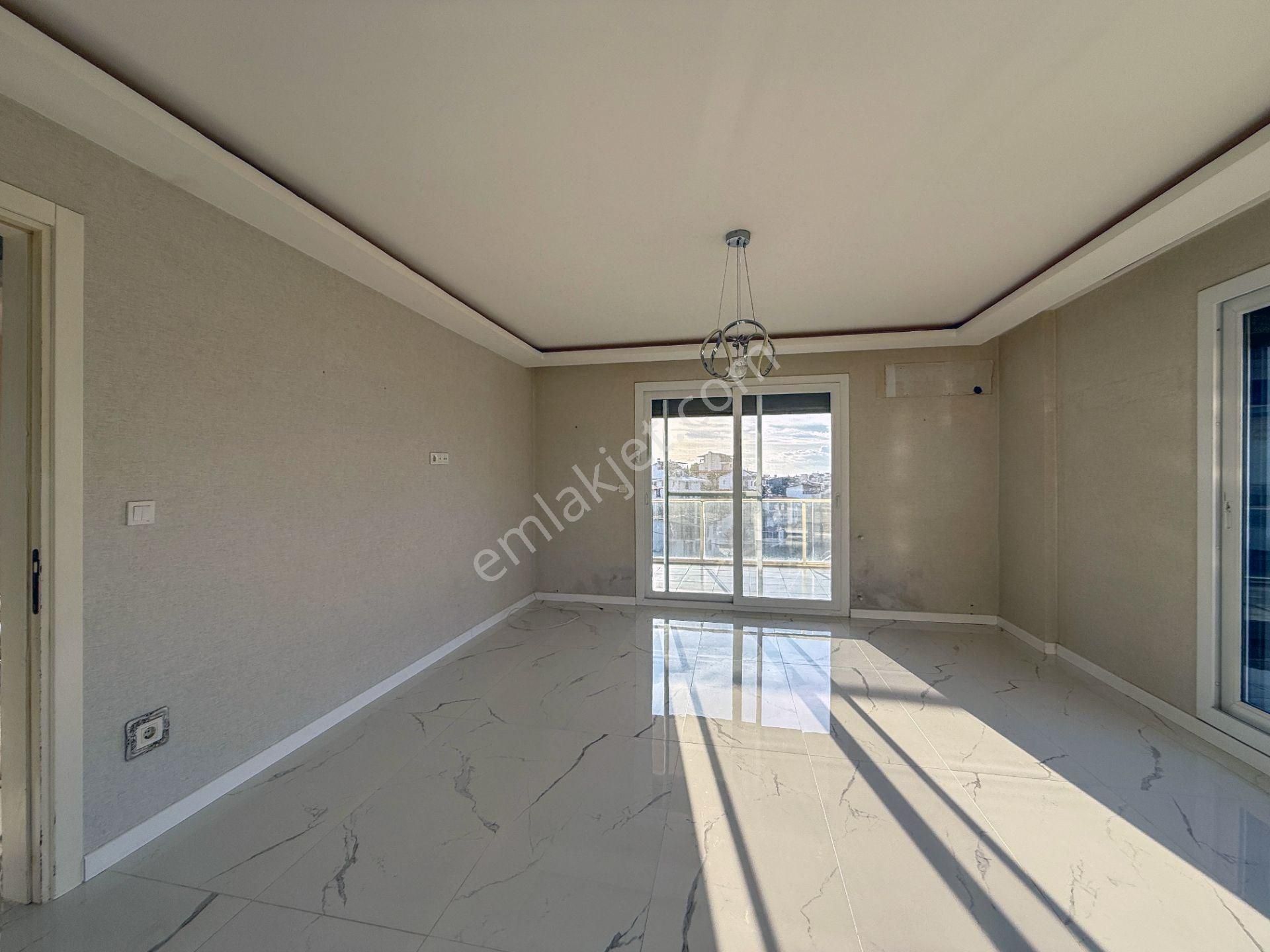 Akarca'da Havuzlu Sitede Harika Manzaralı Satılık 2+1 Daire - Görsel 12