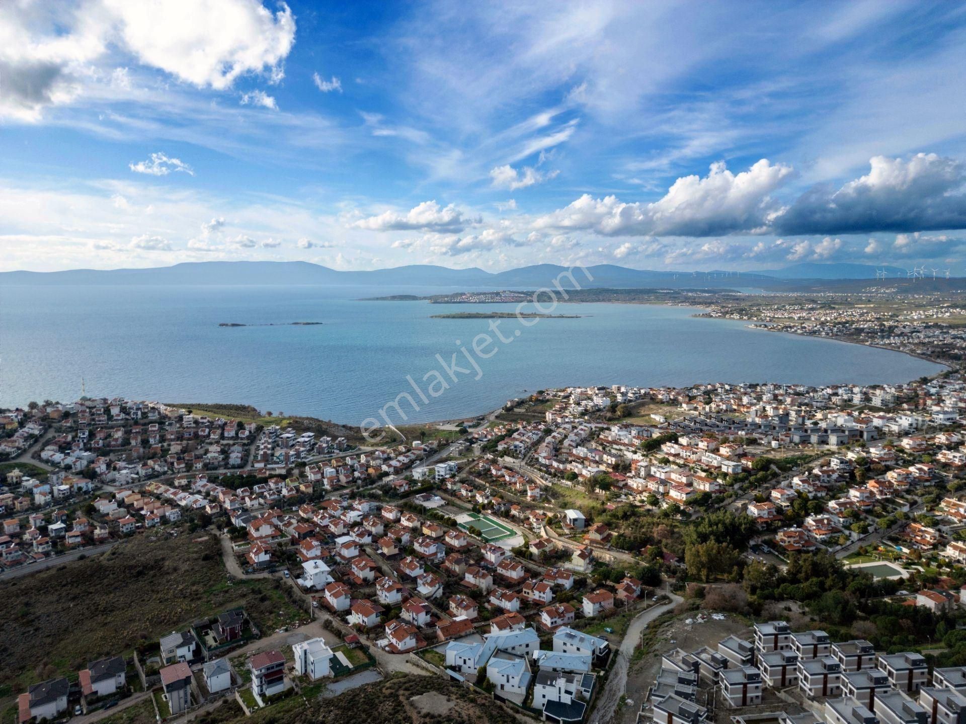 Akarca'da Havuzlu Sitede Harika Manzaralı Satılık 2+1 Daire - Görsel 3