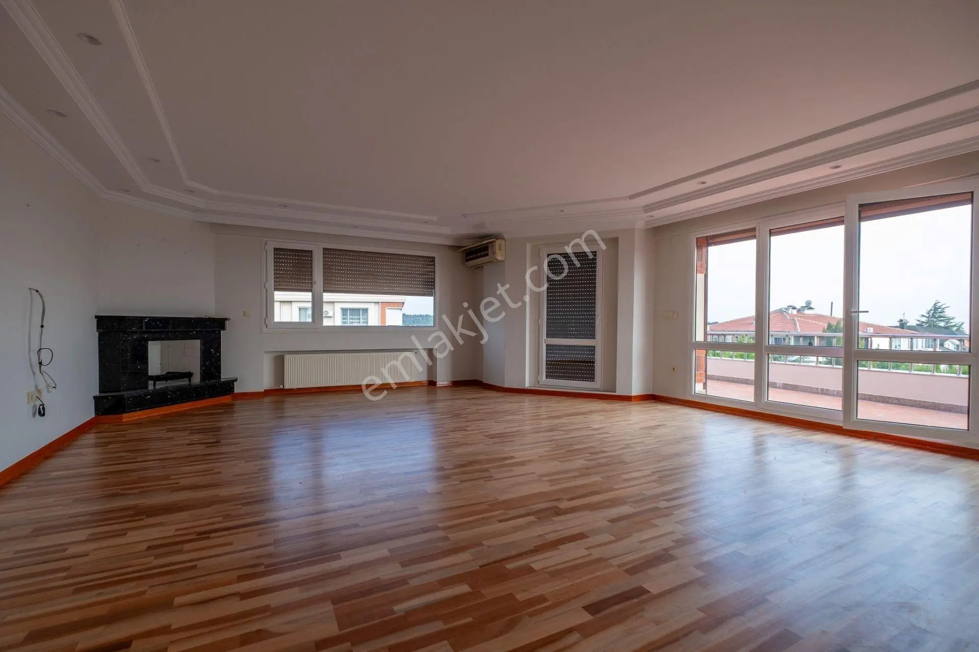 Dağıstan Gayrimenkulden Deniz Ve Orman Manzaralı 6+2 480 M2 - Görsel 2