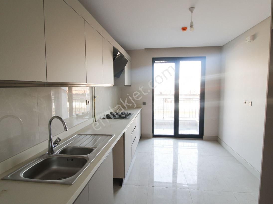 Balıkesir'in Kalbinde Emlak Konut Güvencesiyle 3+1 Ferah Daire - Görsel 10