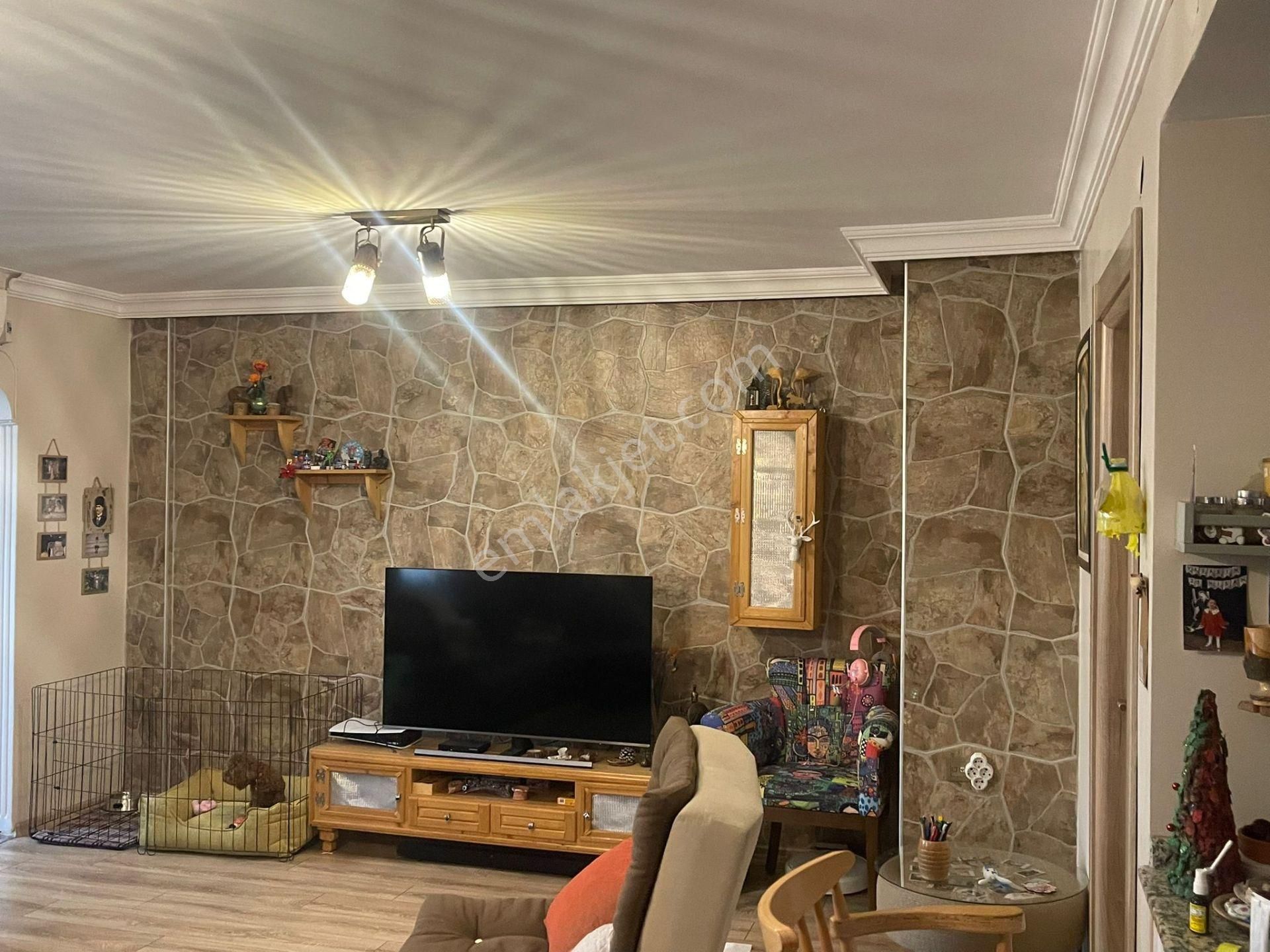 Çiğli Ahmet Taner Kışlalı Satılık 4+1 Tripleks Müstakil Ev