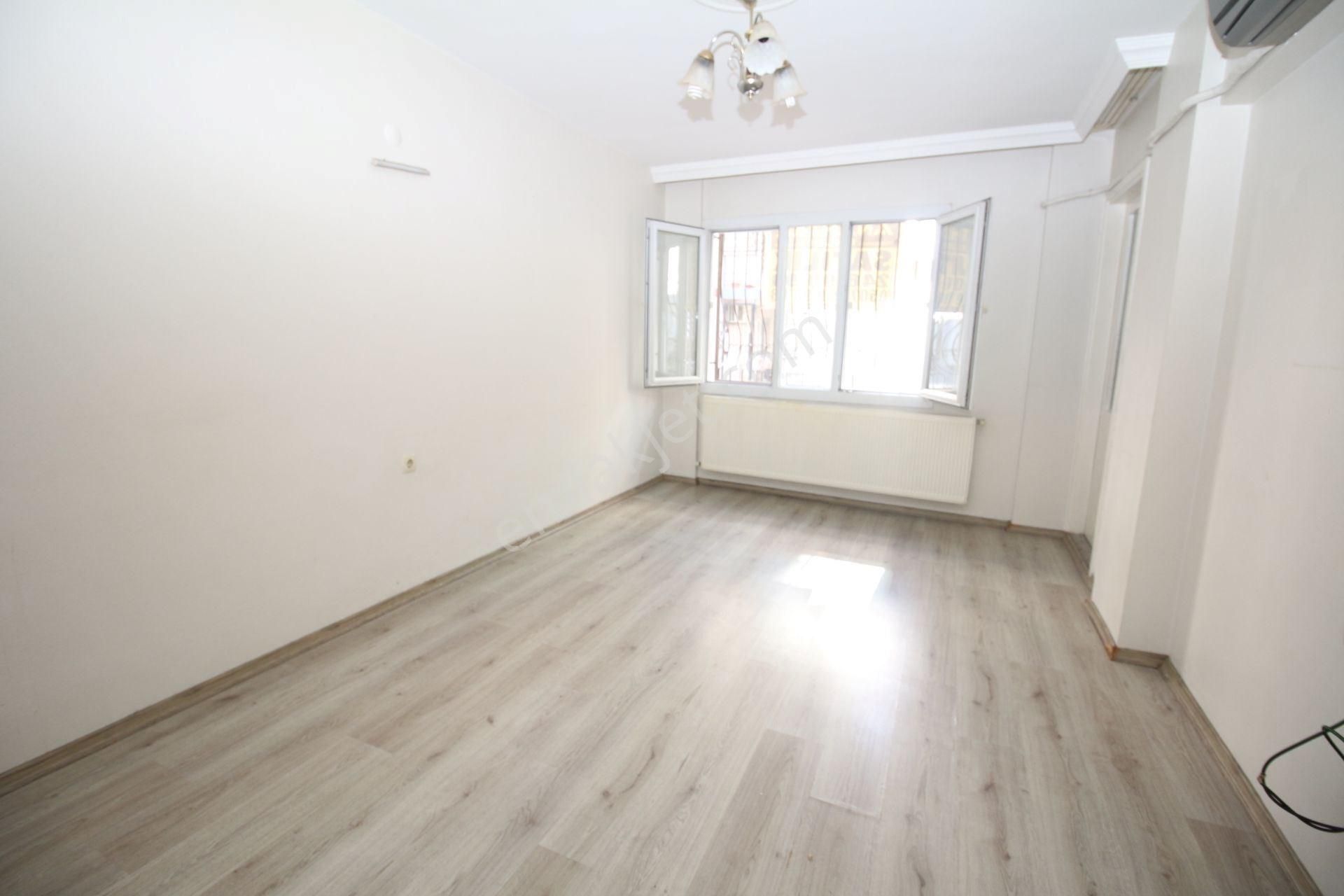 İnönü Cad.paralelinde Bahçe Katı