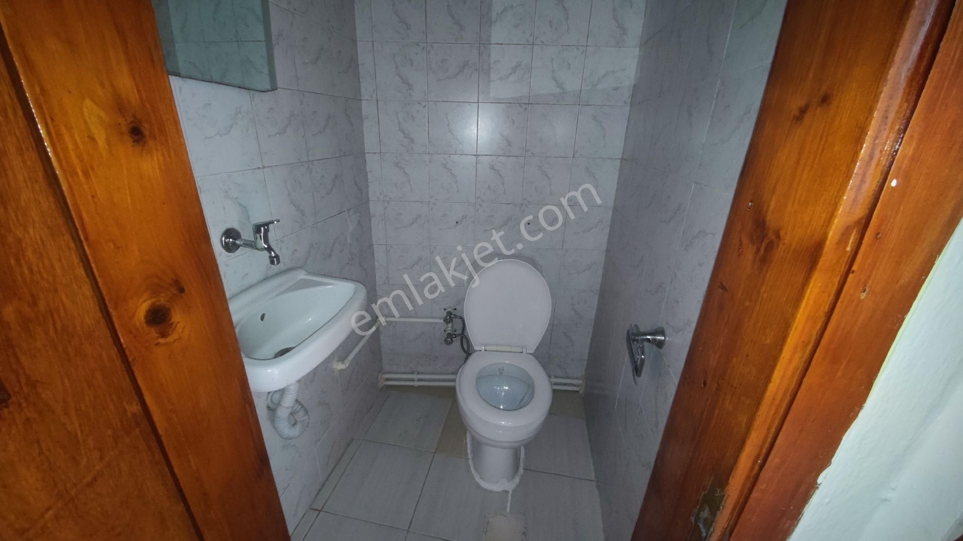 Bahçelievler Hürriyet Mahallesi'nde Cadde Üzerinde 3+1 120 M2 - Görsel 18