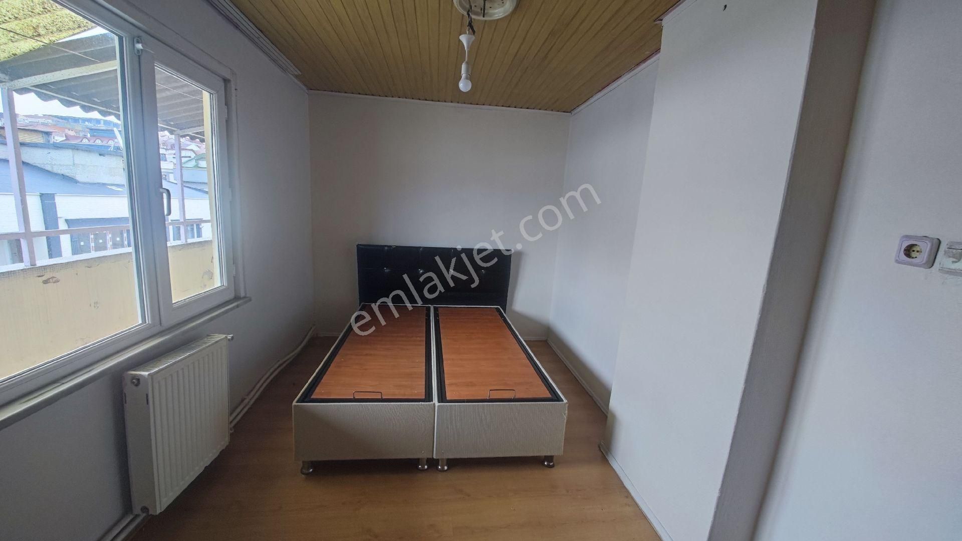 Bahçelievler Hürriyet Mahallesi'nde Cadde Üzerinde 3+1 120 M2 - Görsel 14