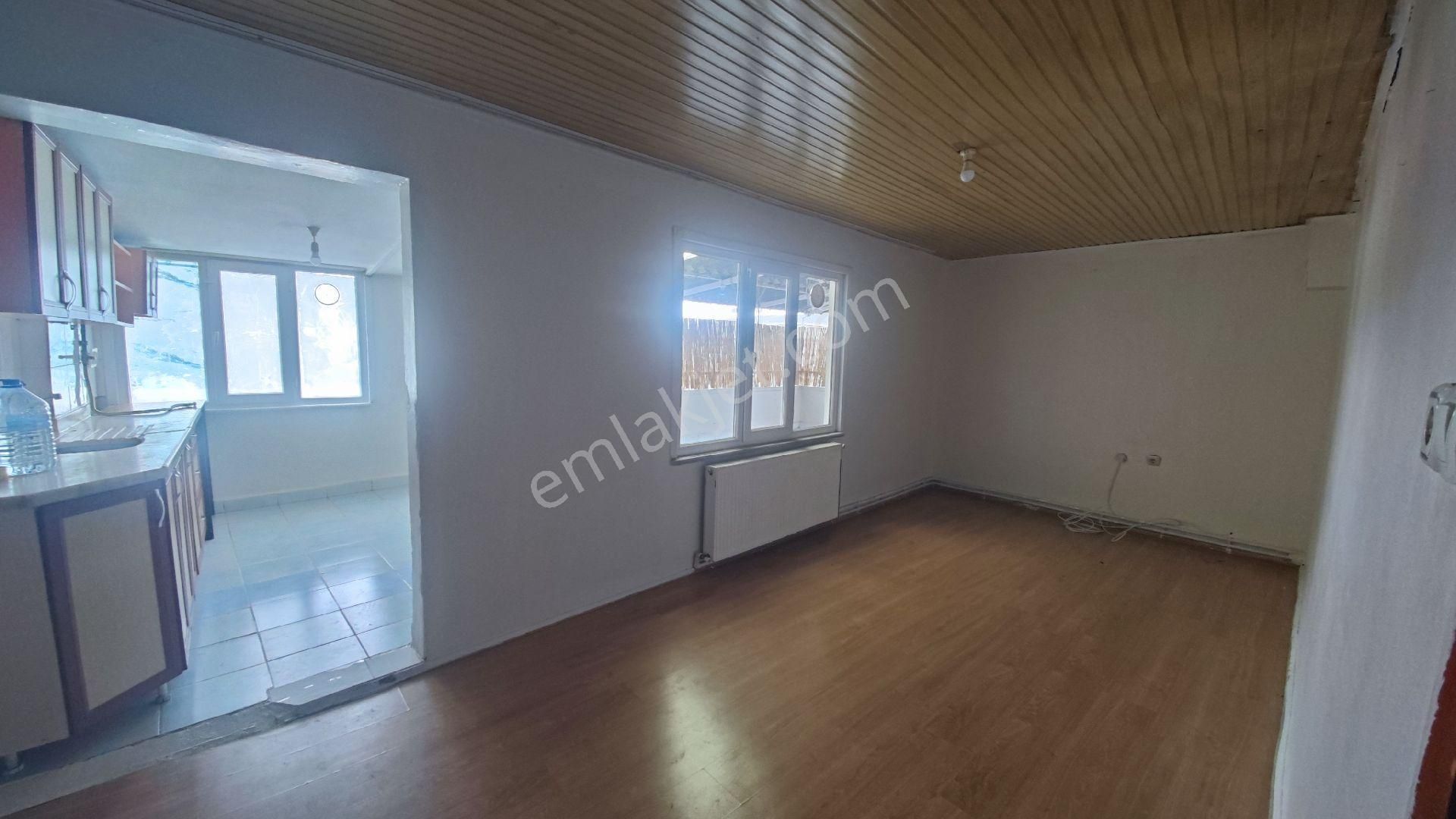 Bahçelievler Hürriyet Mahallesi'nde Cadde Üzerinde 3+1 120 M2 - Görsel 32