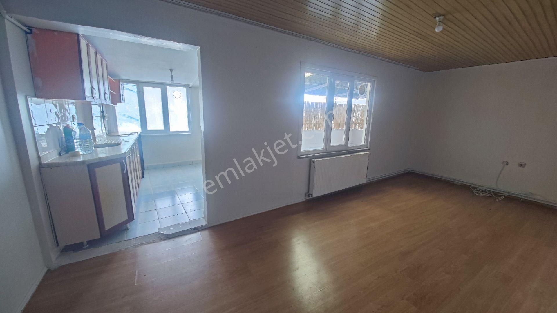 Bahçelievler Hürriyet Mahallesi'nde Cadde Üzerinde 3+1 120 M2 - Görsel 5