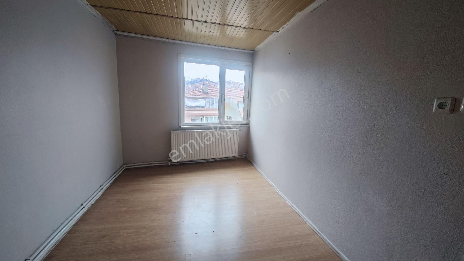 Bahçelievler Hürriyet Mahallesi'nde Cadde Üzerinde 3+1 120 M2 - Görsel 23