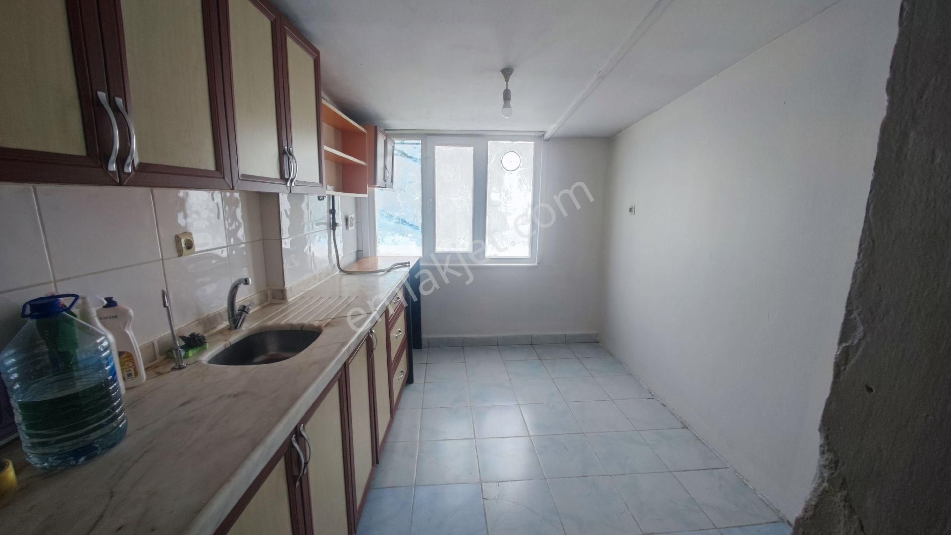 Bahçelievler Hürriyet Mahallesi'nde Cadde Üzerinde 3+1 120 M2 - Görsel 7