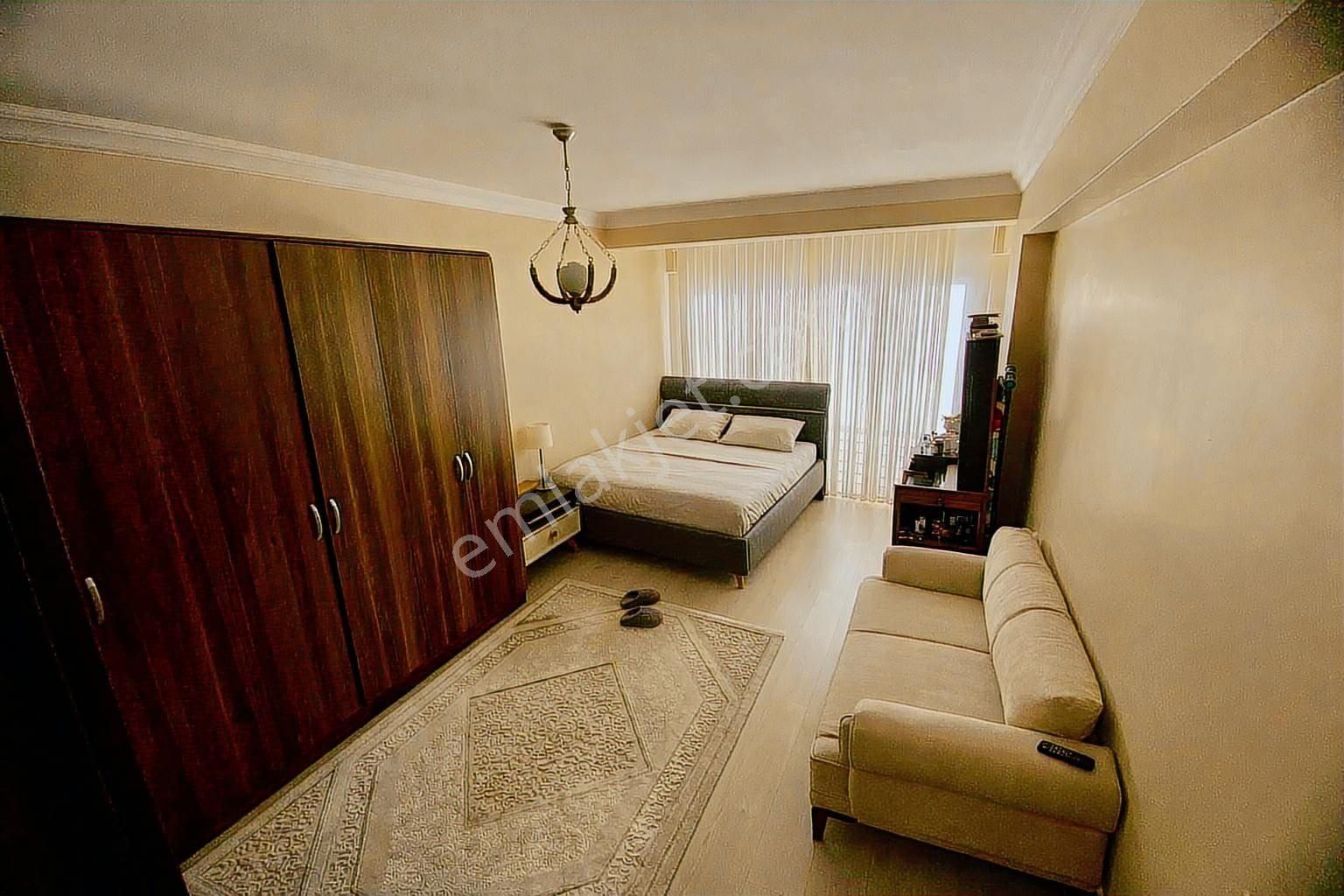 Adapazarı Yağcılarda Palmiye Sitesinde 2+1 Satılık Daire