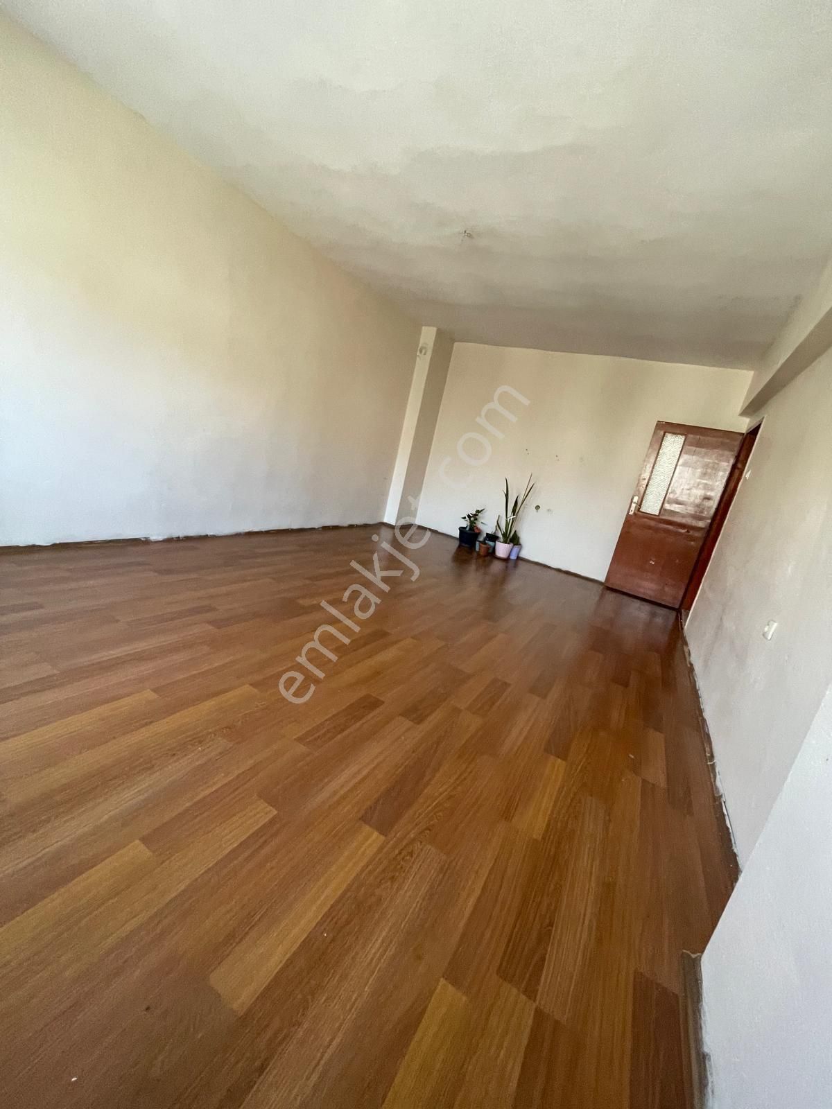 Etimesgut 1. Kat 3+1 Satılık Bağımsız Salon - Görsel 2