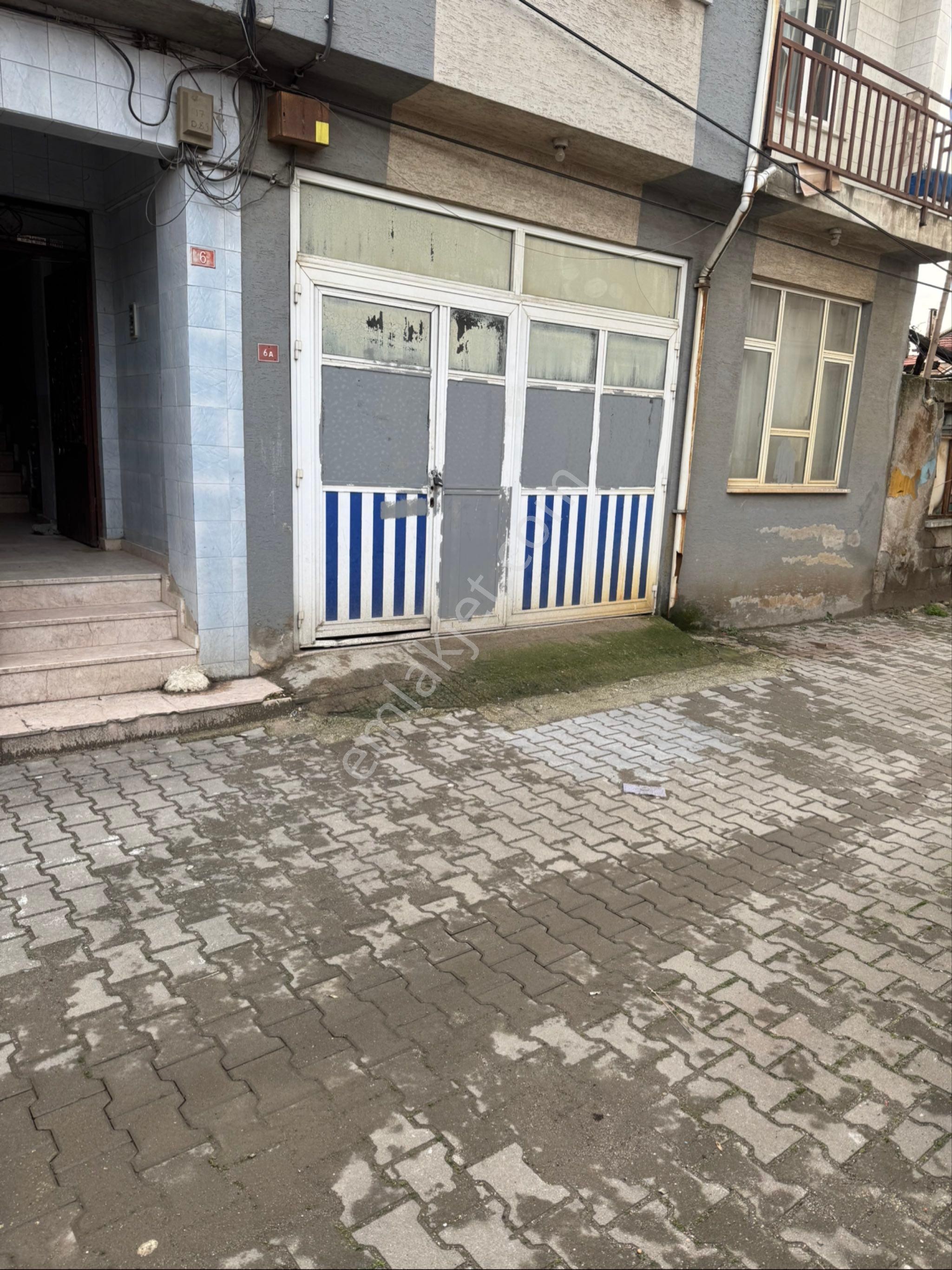 İlçe Merkezinde Komple Satılık 7 Daire 1 Dükkanı Olan Apartman Mustafakemalpaşa Da - Görsel 4