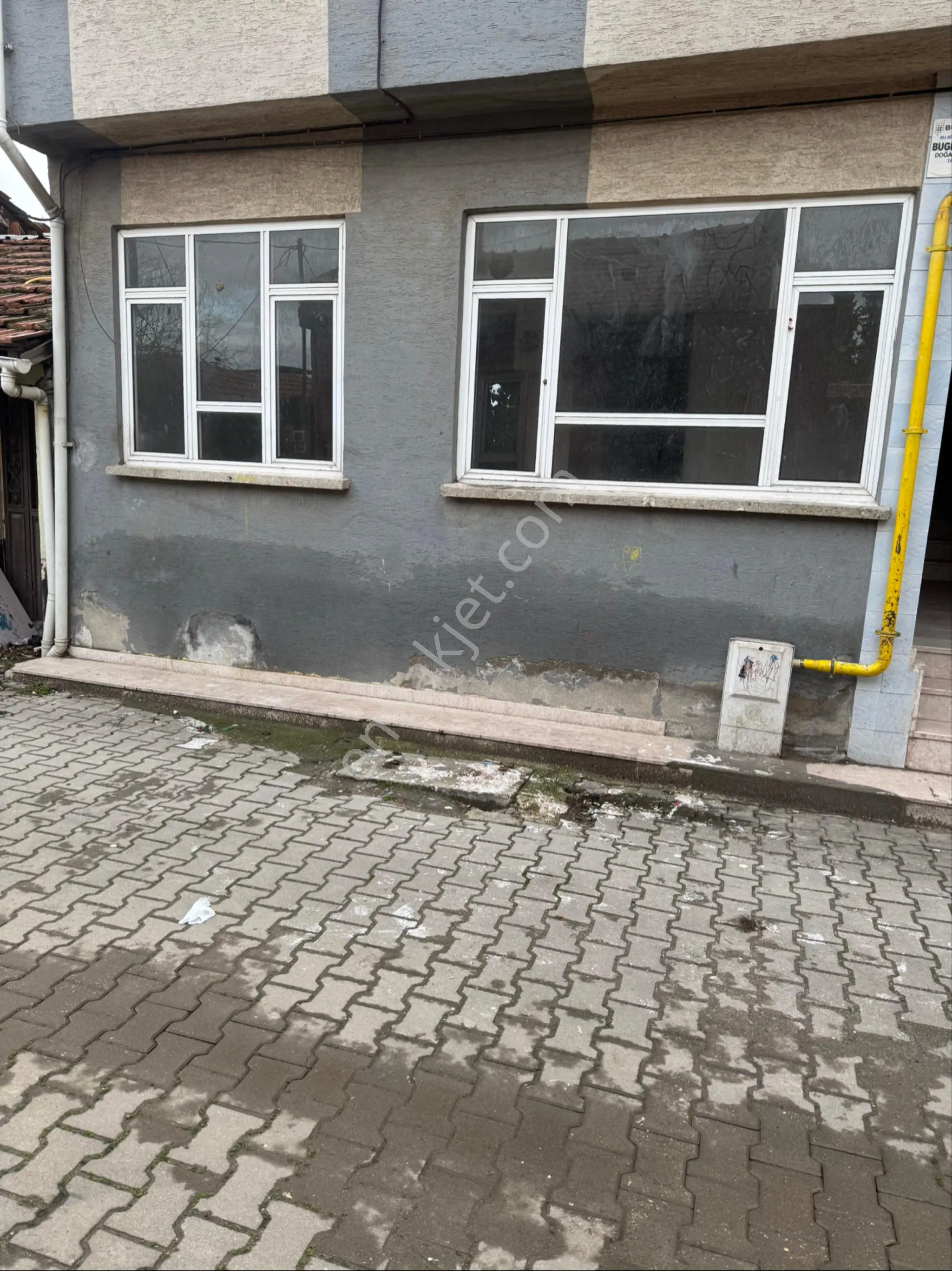 İlçe Merkezinde Komple Satılık 7 Daire 1 Dükkanı Olan Apartman Mustafakemalpaşa Da - Görsel 3