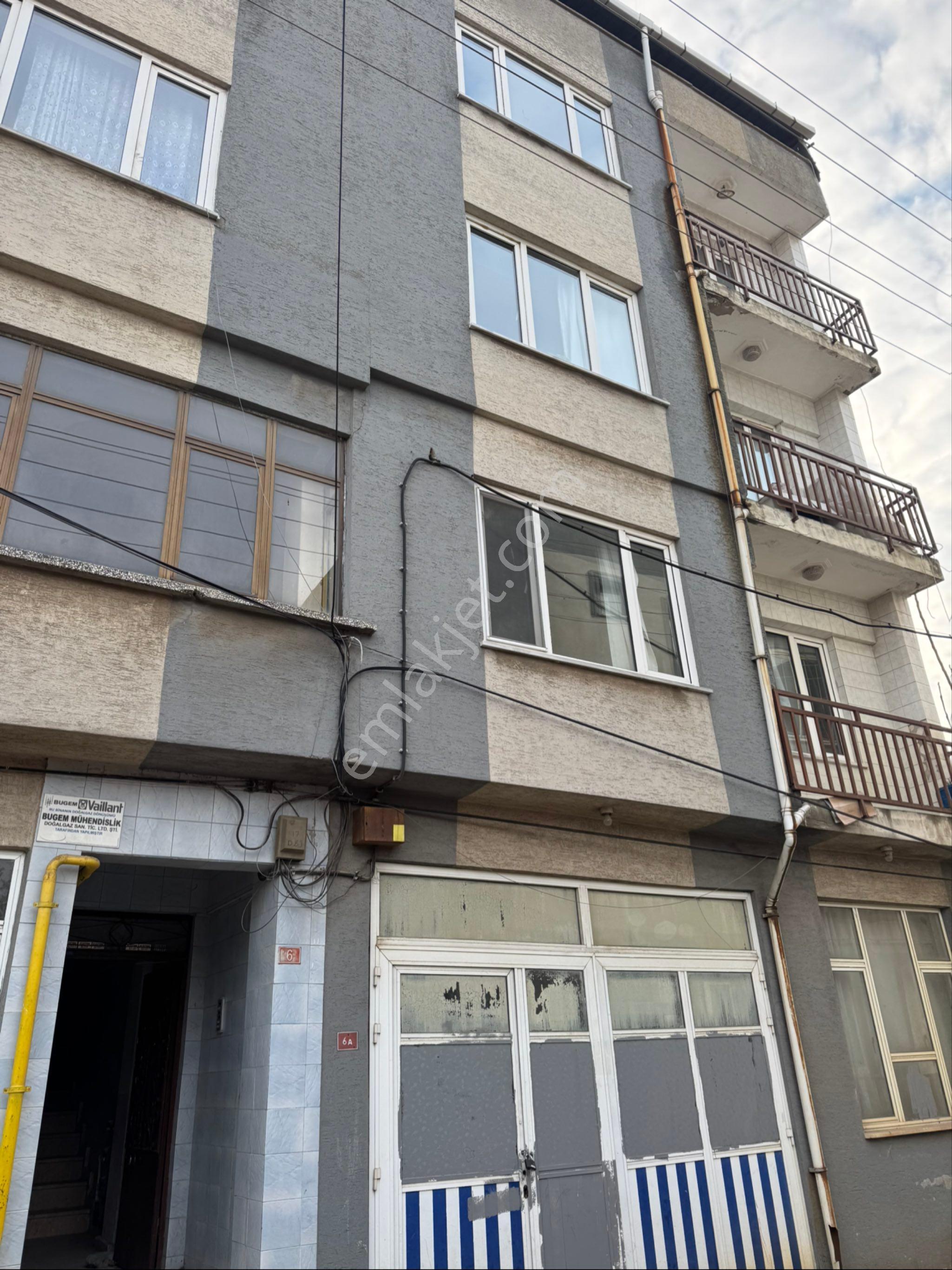 İlçe Merkezinde Komple Satılık 7 Daire 1 Dükkanı Olan Apartman Mustafakemalpaşa Da - Görsel 6