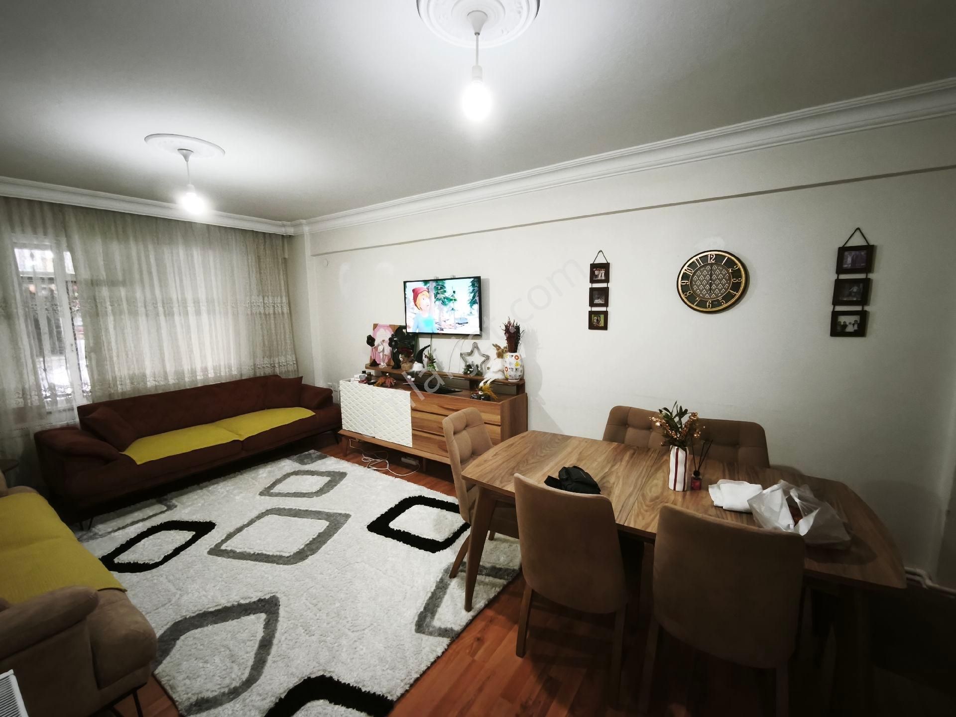 Edremit Cumhuriyet Mahallesinde Satılık Yatırımlık Geniş Daire