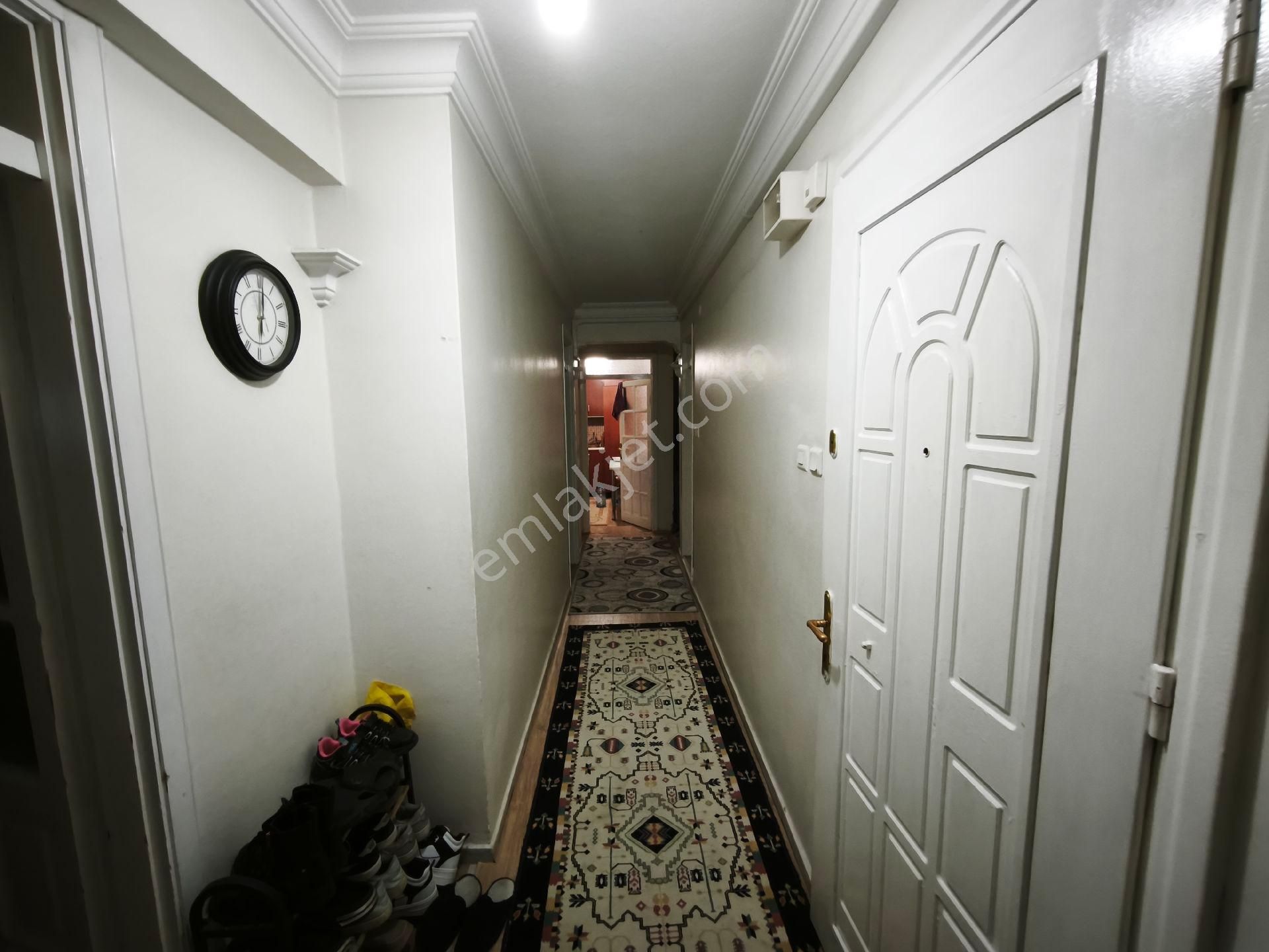 Edremit Cumhuriyet Mahallesinde Satılık Yatırımlık Geniş Daire - Görsel 9