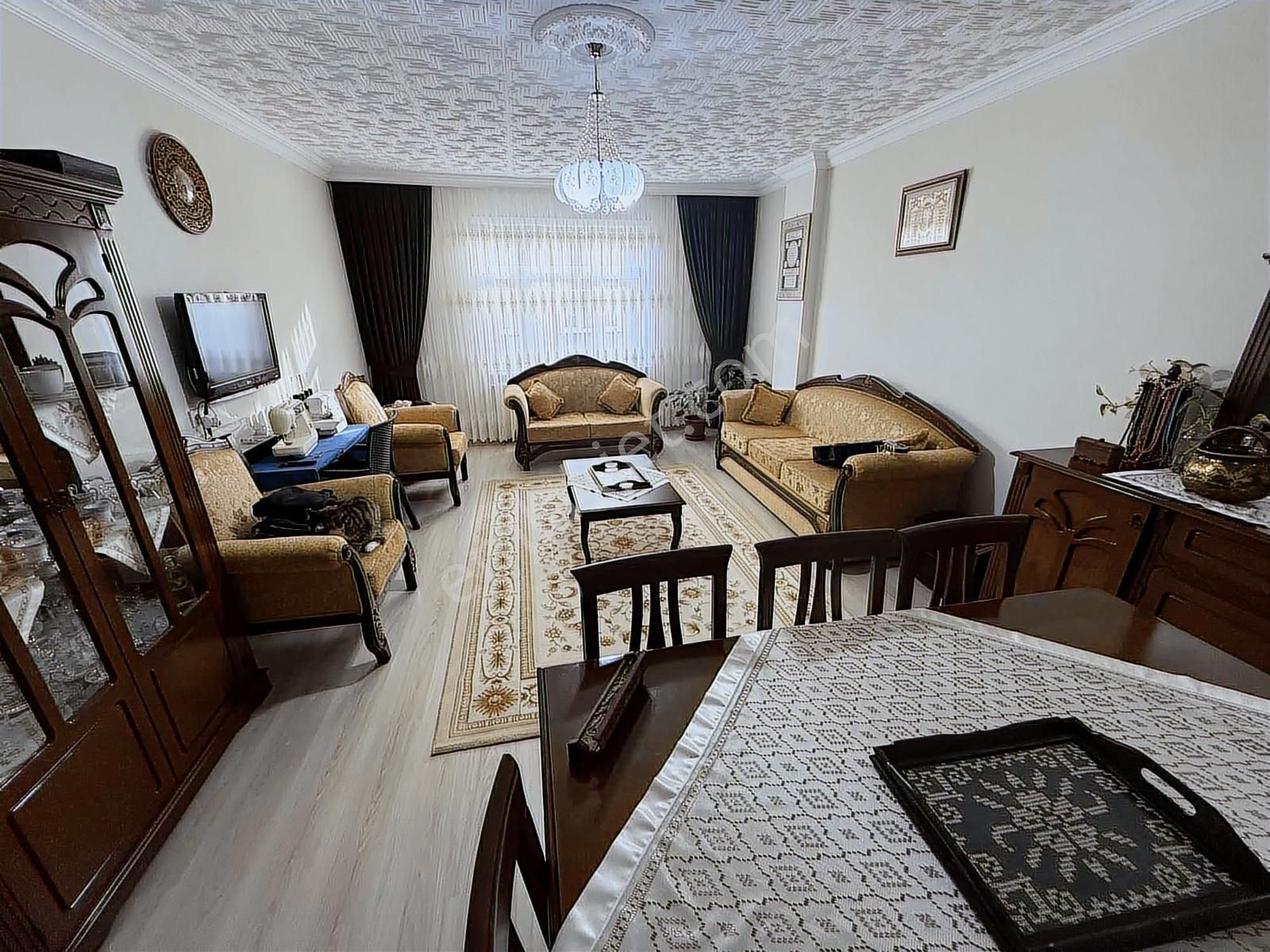 Mehmet Akif Mah. Cadde Üzerinde 140m2 Full Tadilatlı Temiz 3+1 - Görsel 15