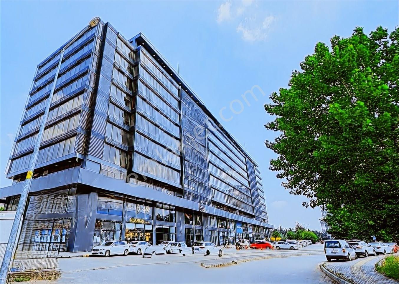 Lotus Plaza'da İzmir Yoluna Cephe Kiralık Ofis