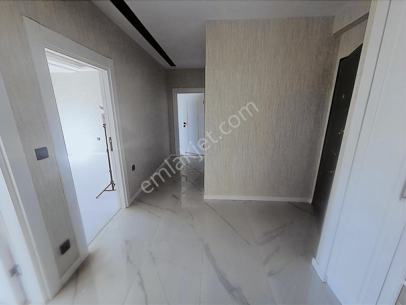 Sağlam Emlaktan Selçukluda Lüks 4+1daire - Görsel 9