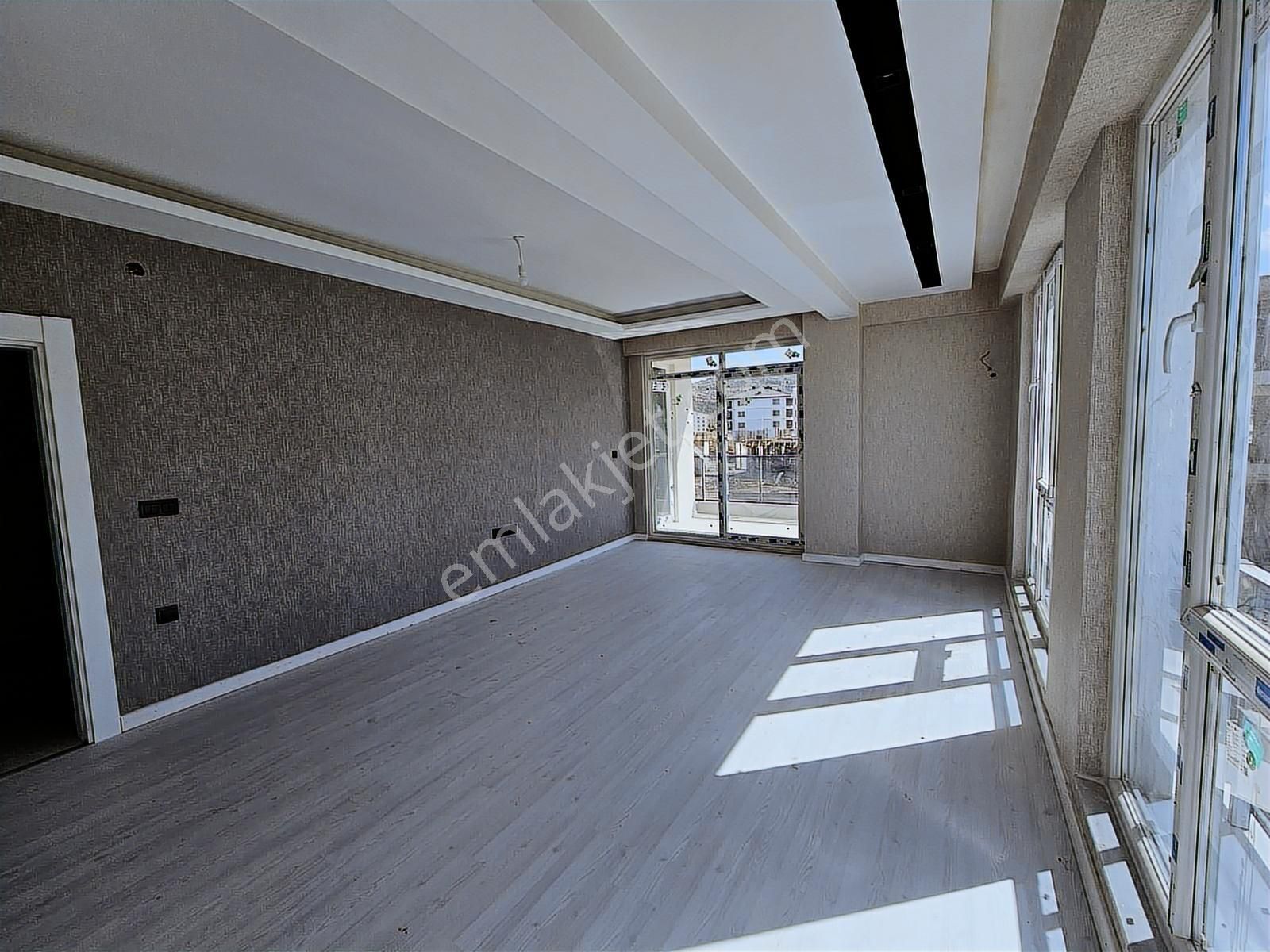 Sağlam Emlaktan Selçukluda Lüks 4+1daire - Görsel 4