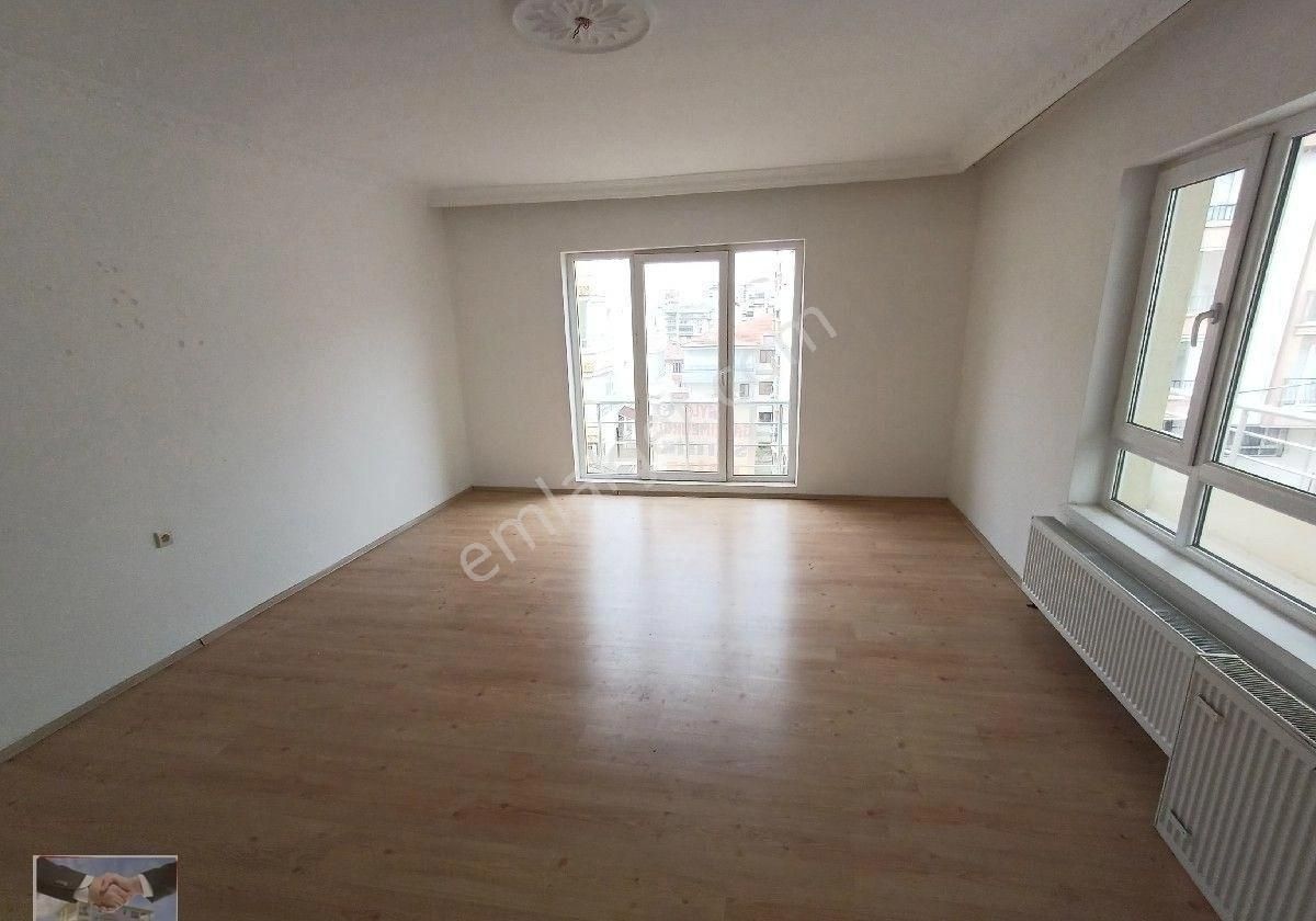 Kalekışladan Cadde Yakını Asansörlü Yalıtımlı Satılık 3+1daire