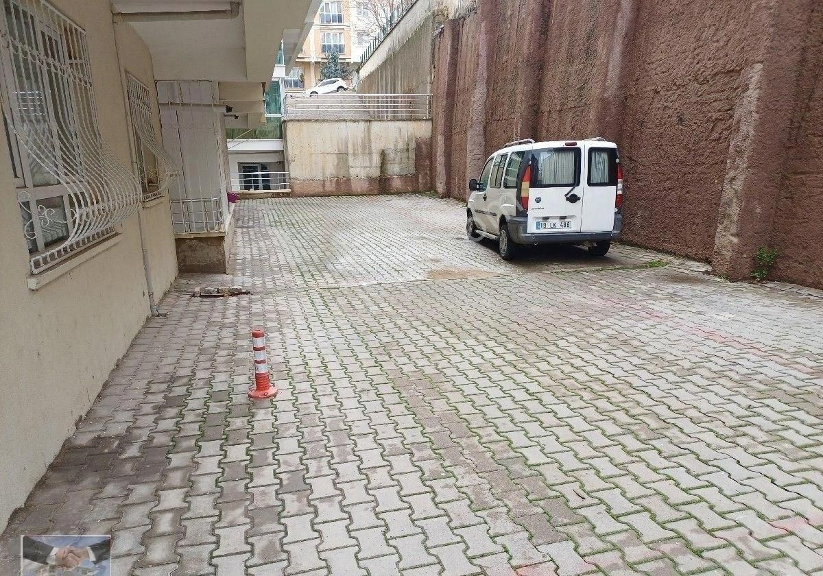 Kalekışladan Cadde Yakını Asansörlü Yalıtımlı Satılık 3+1daire - Görsel 27