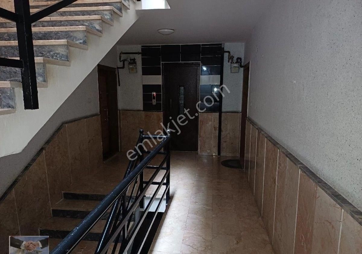 Kalekışladan Cadde Yakını Asansörlü Yalıtımlı Satılık 3+1daire - Görsel 15