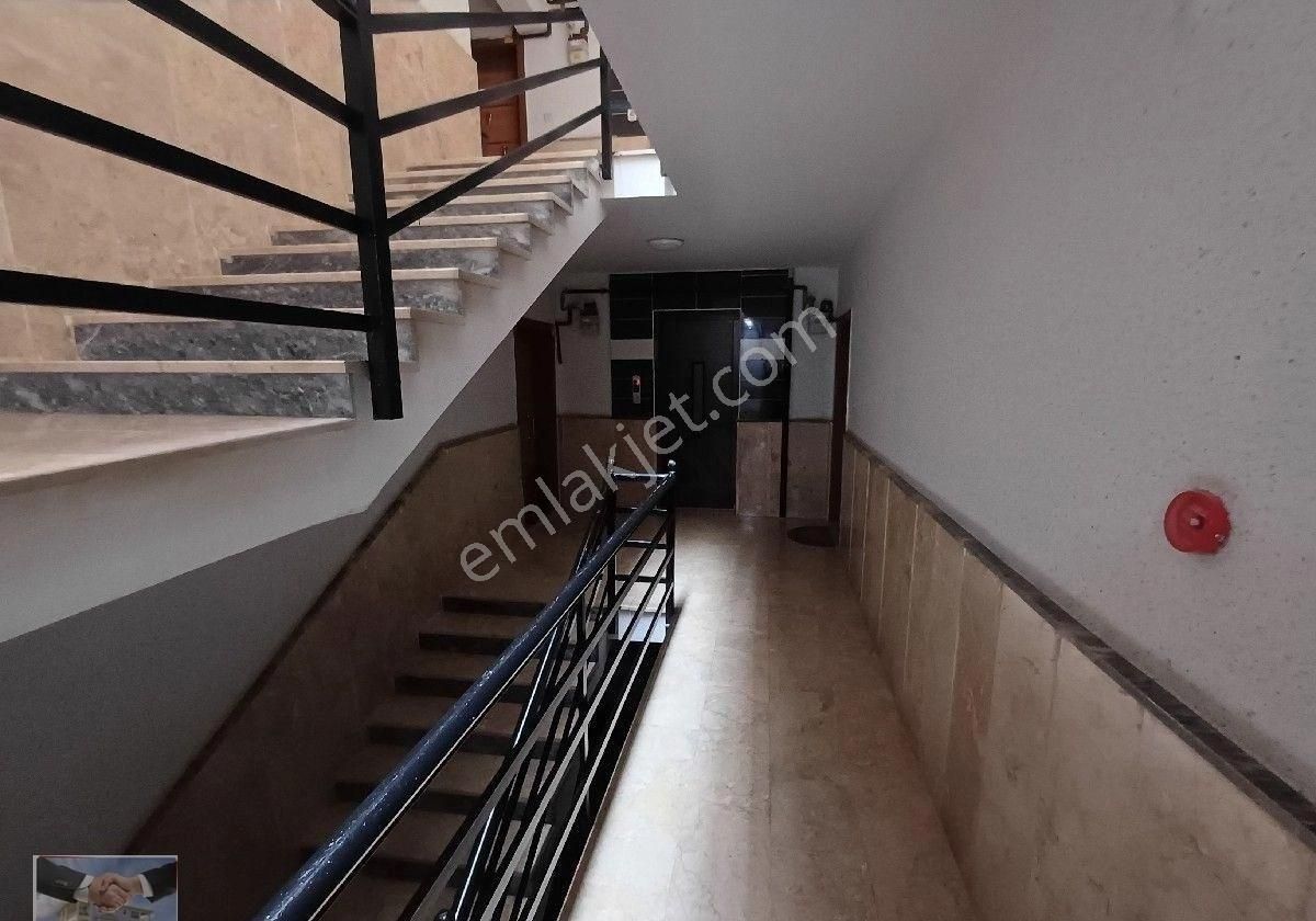 Kalekışladan Cadde Yakını Asansörlü Yalıtımlı Satılık 3+1daire - Görsel 23