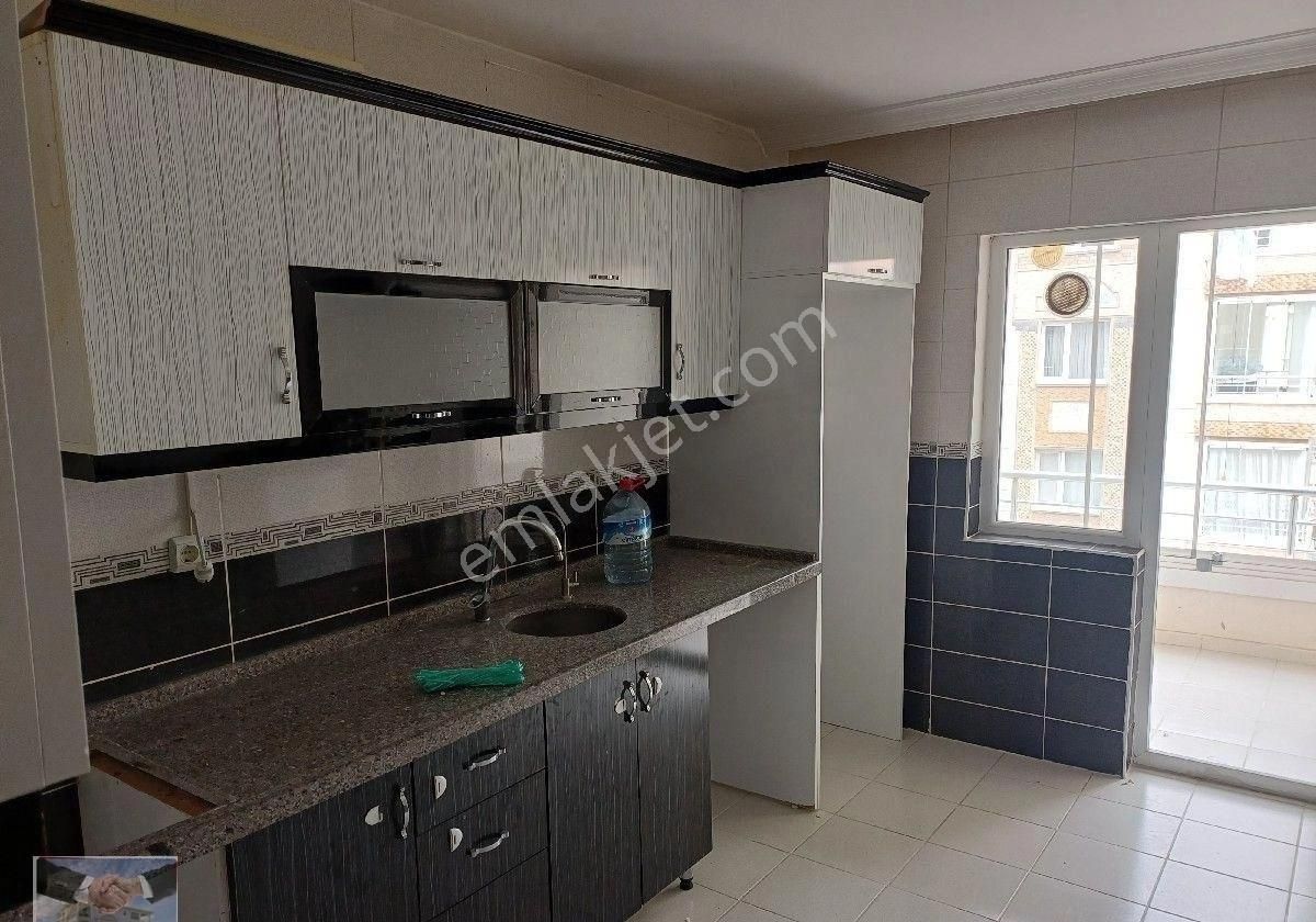 Kalekışladan Cadde Yakını Asansörlü Yalıtımlı Satılık 3+1daire - Görsel 2