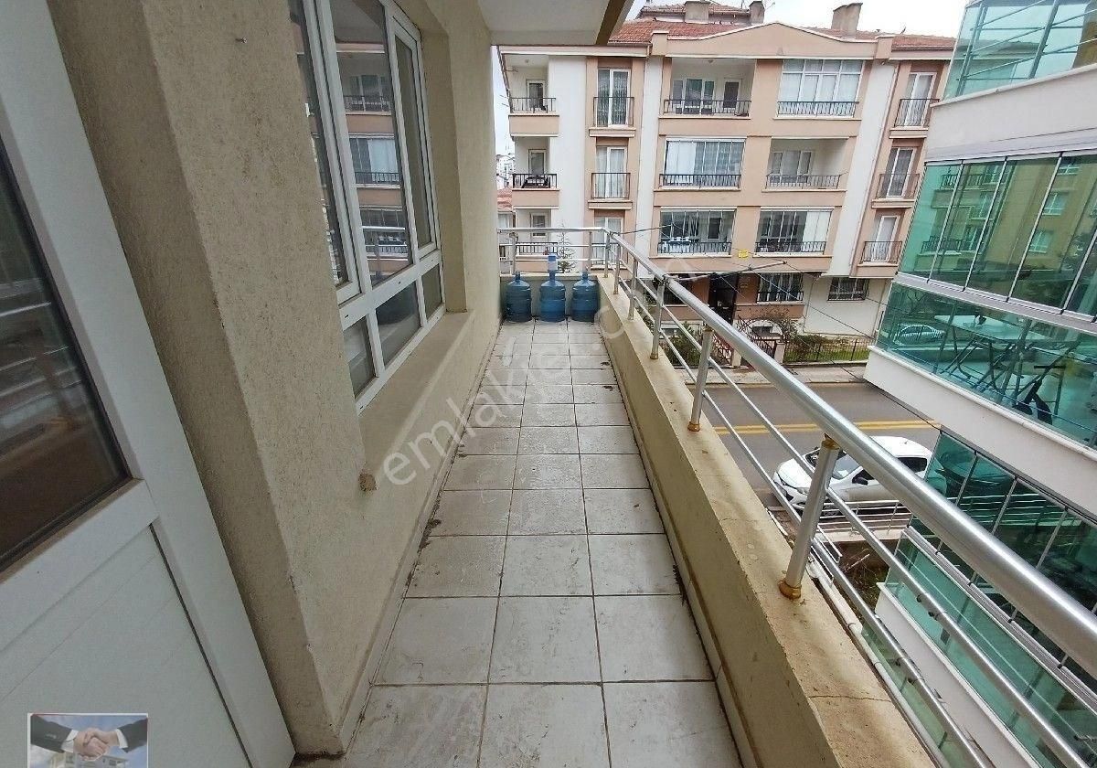 Kalekışladan Cadde Yakını Asansörlü Yalıtımlı Satılık 3+1daire - Görsel 10