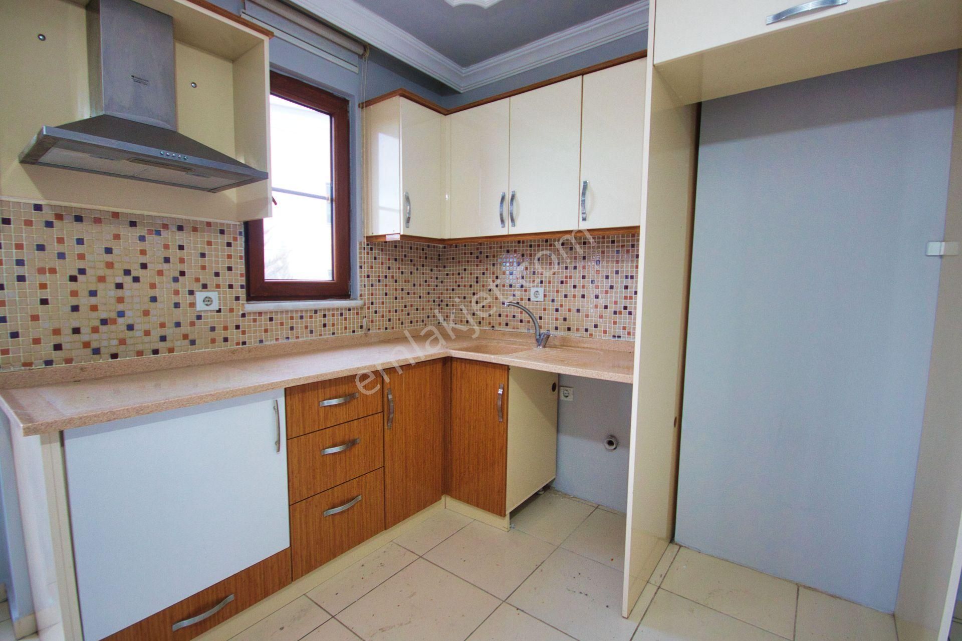 🛑🛑aktiften Akçay Merkez'de Satılık Ön Cephe Arakat Denize Yakın Çift Balkonlu 2+1 Daire - Görsel 3