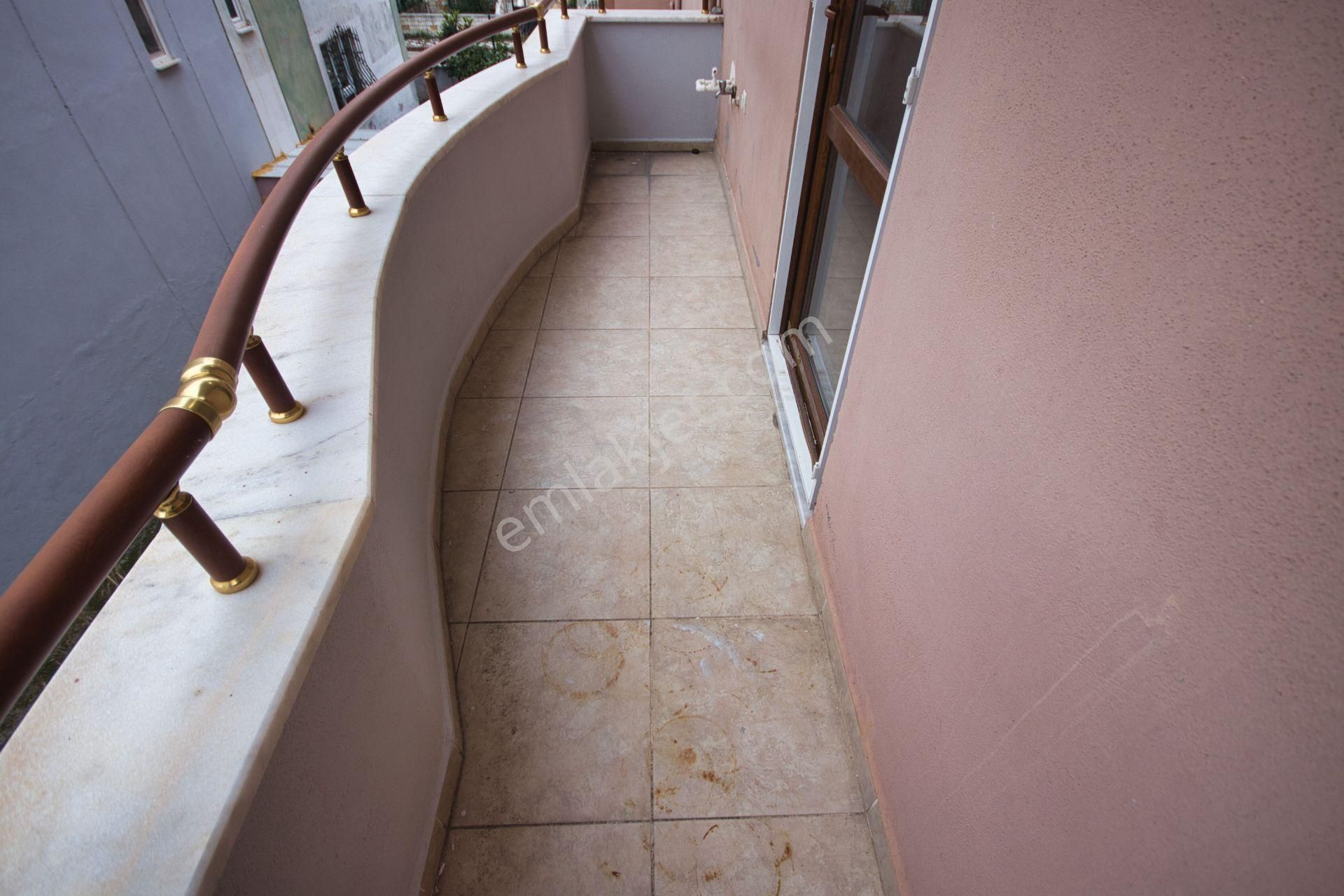 🛑🛑aktiften Akçay Merkez'de Satılık Ön Cephe Arakat Denize Yakın Çift Balkonlu 2+1 Daire - Görsel 5