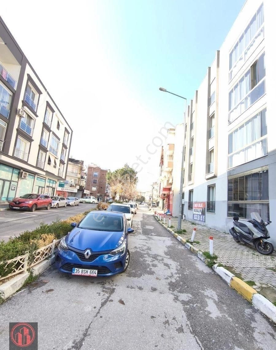 Balçovada Metro Yakını Yeni Binada Eşyalı D.gazlı A.kat Kiralık 1+1 Daire - Görsel 18