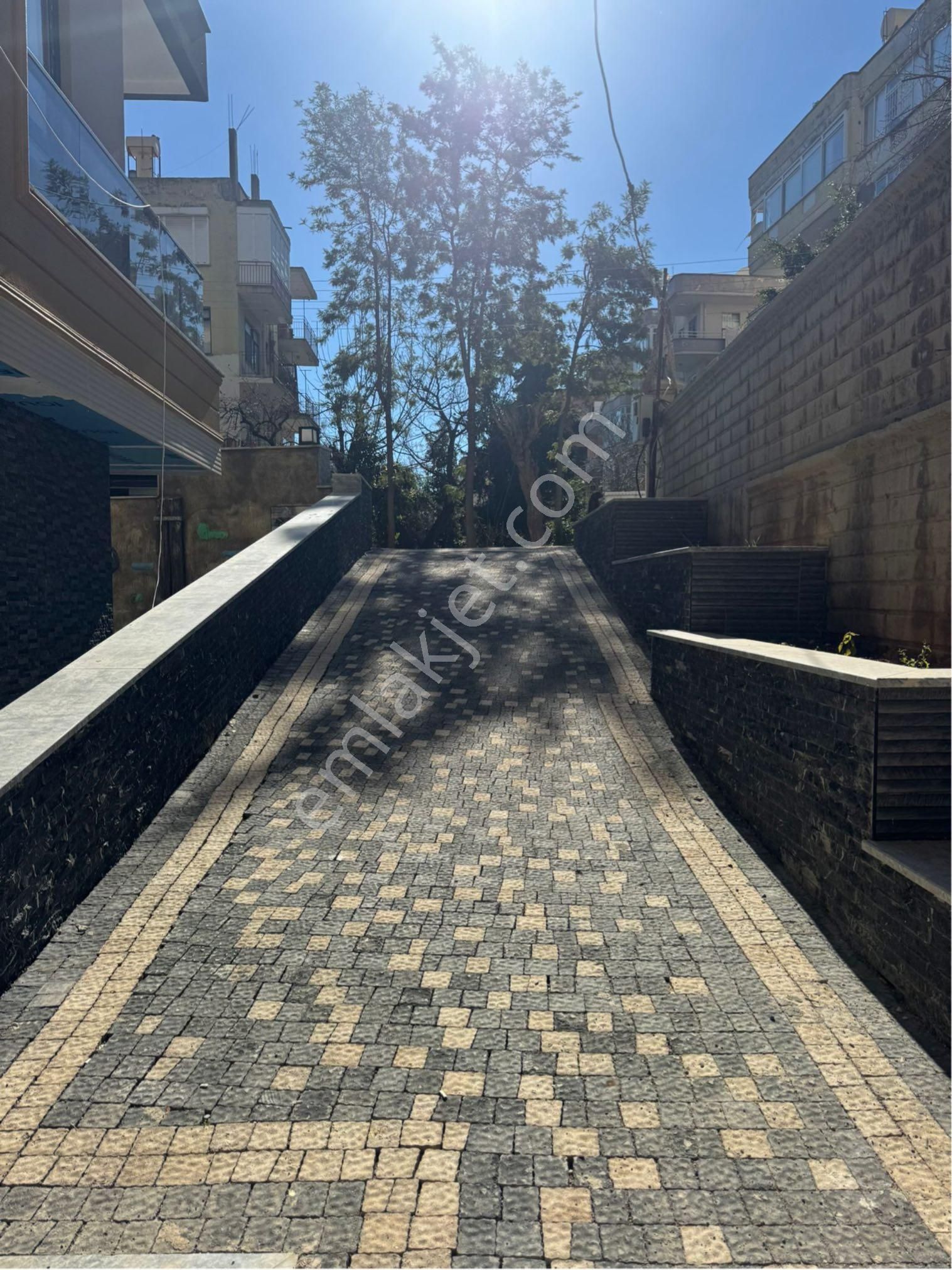 Güllerpınarı Mahallesinde Satılık Aktiviteli 1+1 Daire - Görsel 5