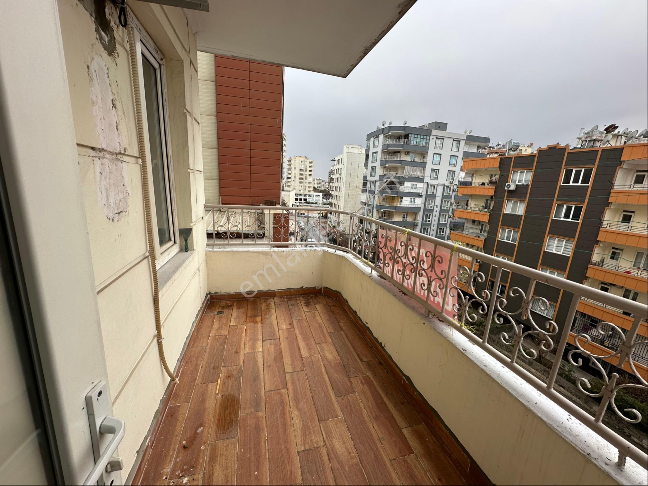 Karaköprü Akpıyar Mahallesinde Satılık Süper 4 Odalı Ara Kat Daire - Görsel 4