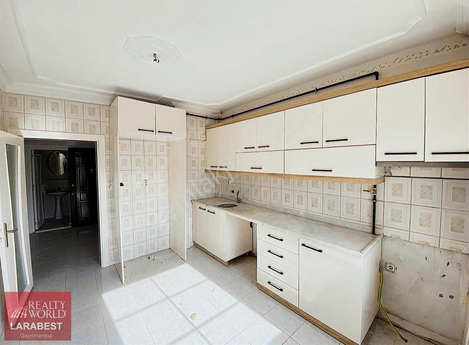 Kırcami'de Muhteşem Konumda Satılık 3+1 Arakat Daire