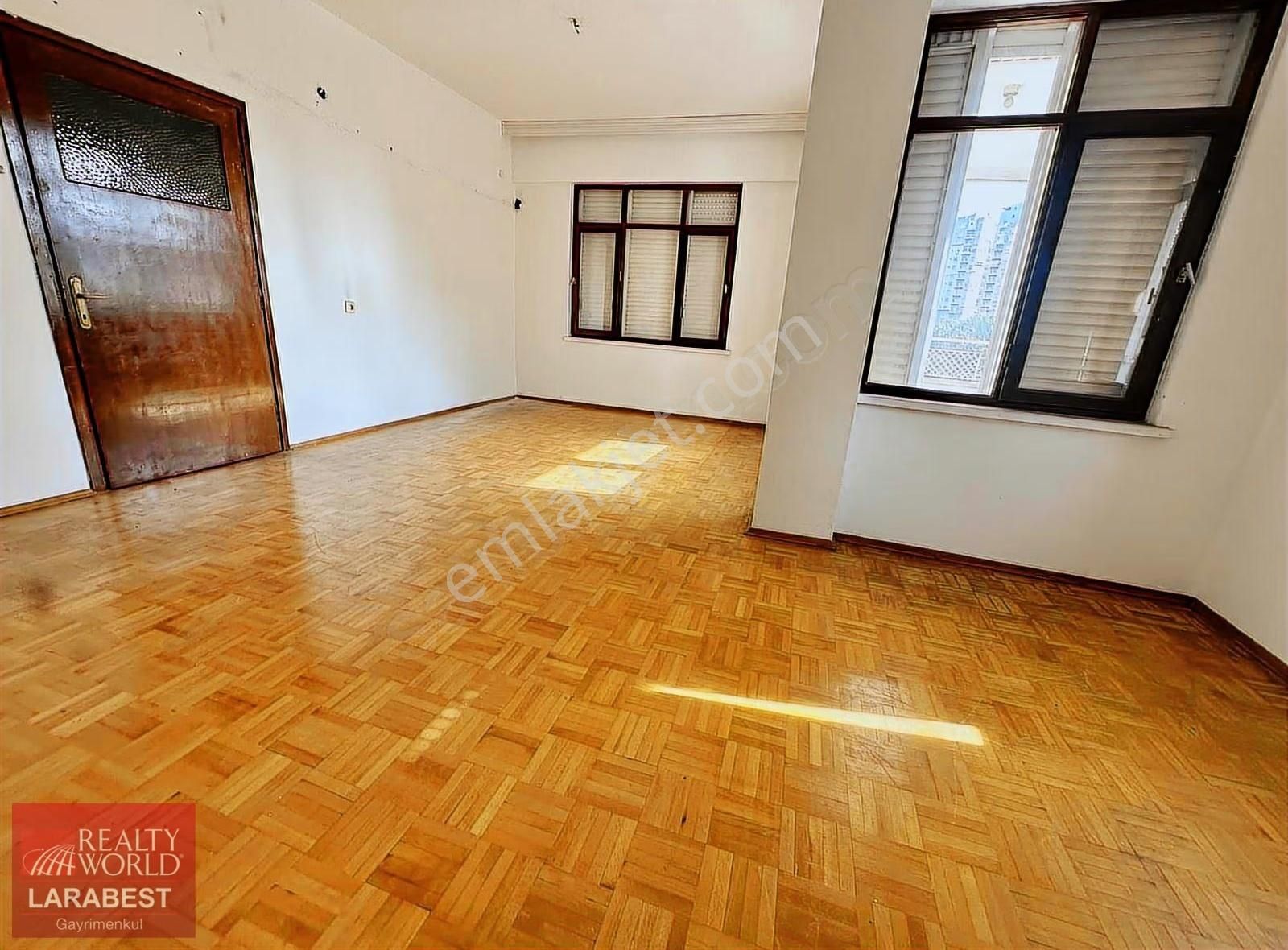 Berrin Kavcar'dan Adliyeye Yürüme Mesafesinde Arakat Daire - Görsel 13