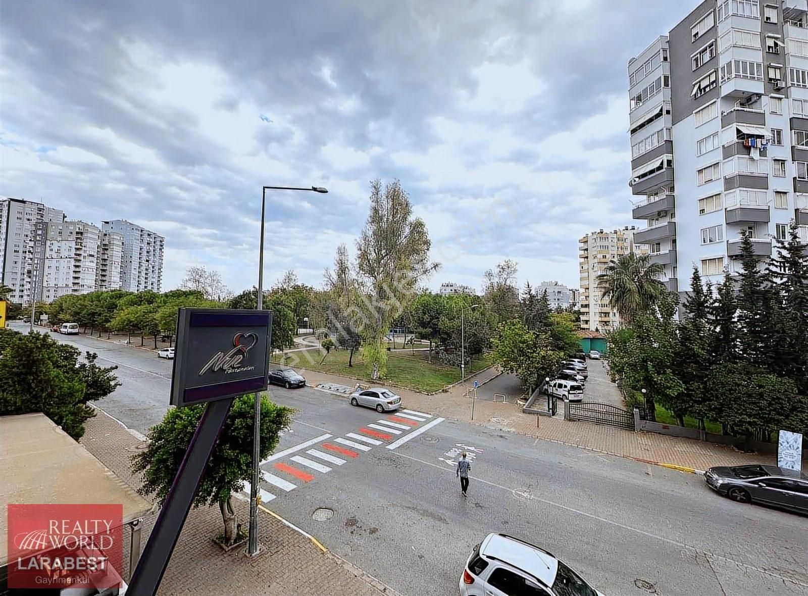 Berrin Kavcar'dan Adliyeye Yürüme Mesafesinde Arakat Daire - Görsel 24