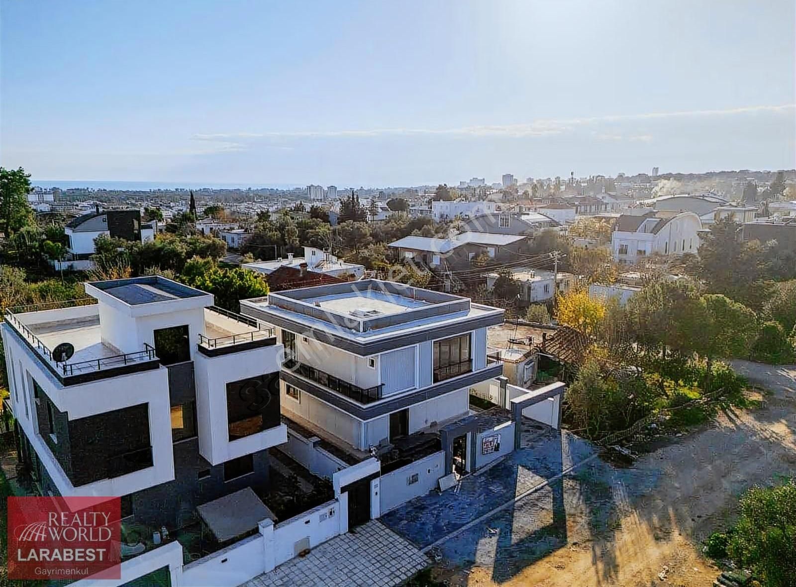 Ermenek Mahallasinde Müstakil Satılık Havuzlu 4+1 Villa - Görsel 15