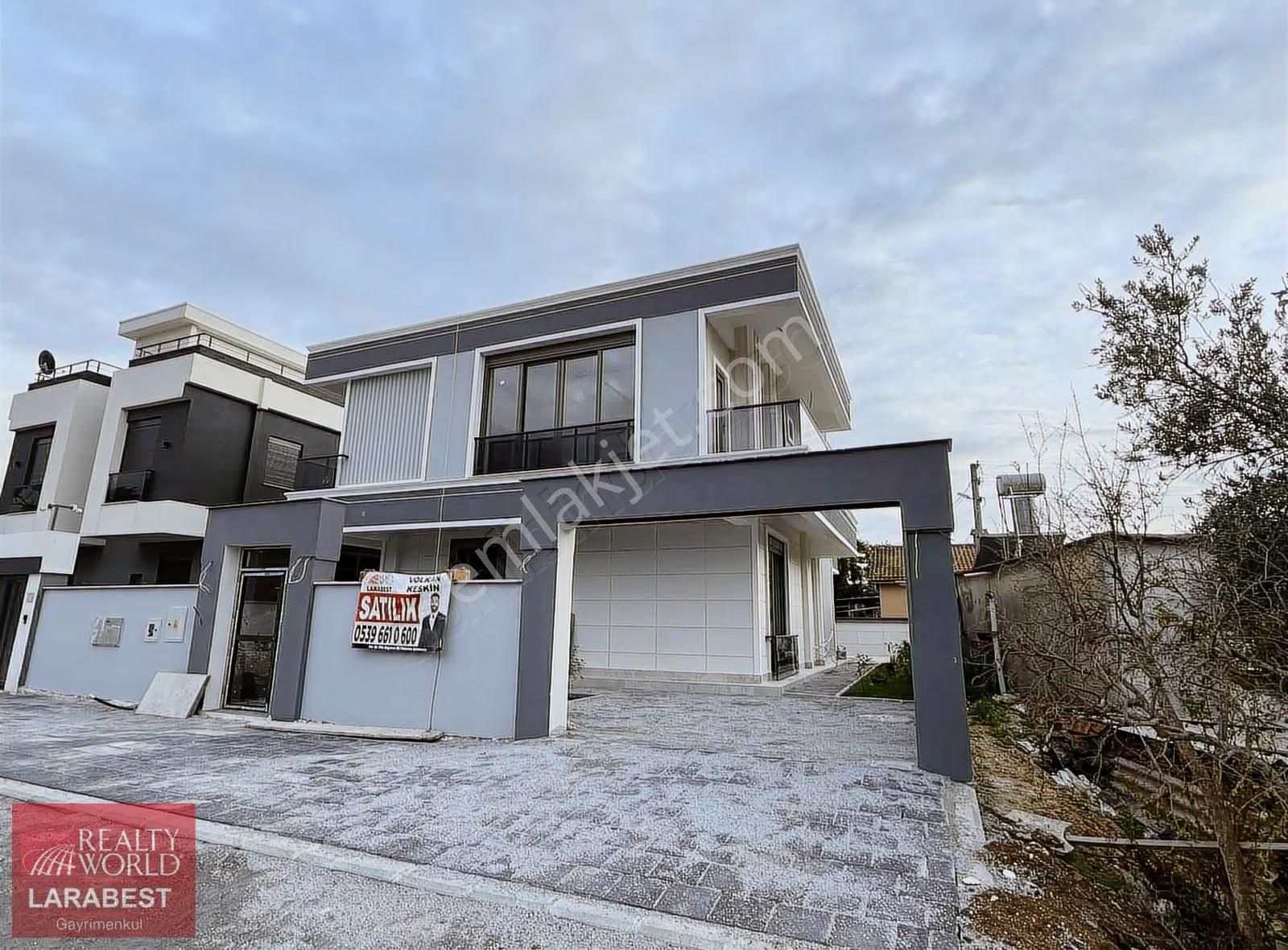 Ermenek Mahallasinde Müstakil Satılık Havuzlu 4+1 Villa - Görsel 14